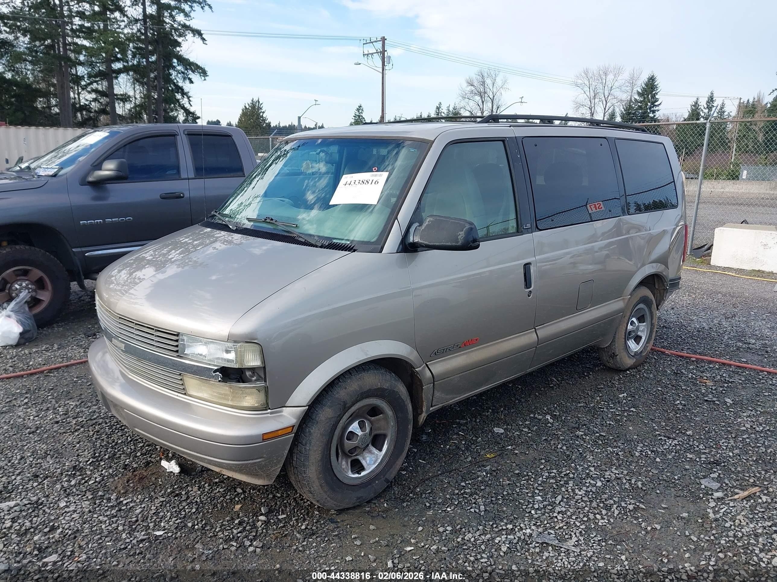 2001 Chevrolet Astro Ls Gray vin: 1GNEL19W71B144412