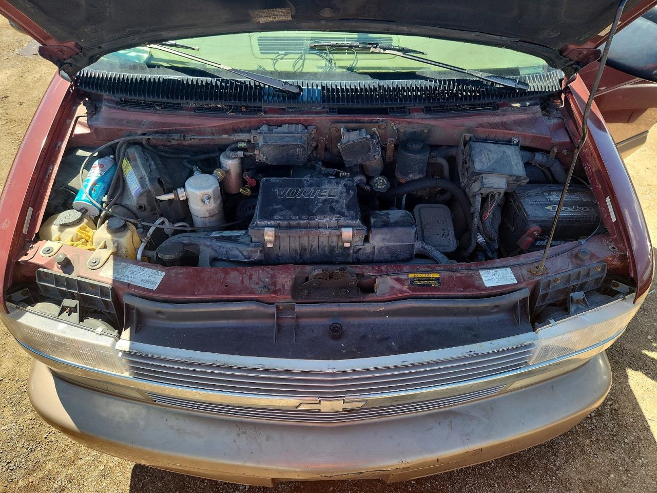 1998 Chevrolet Astro Red vin: 1GNEL19W7WB102121