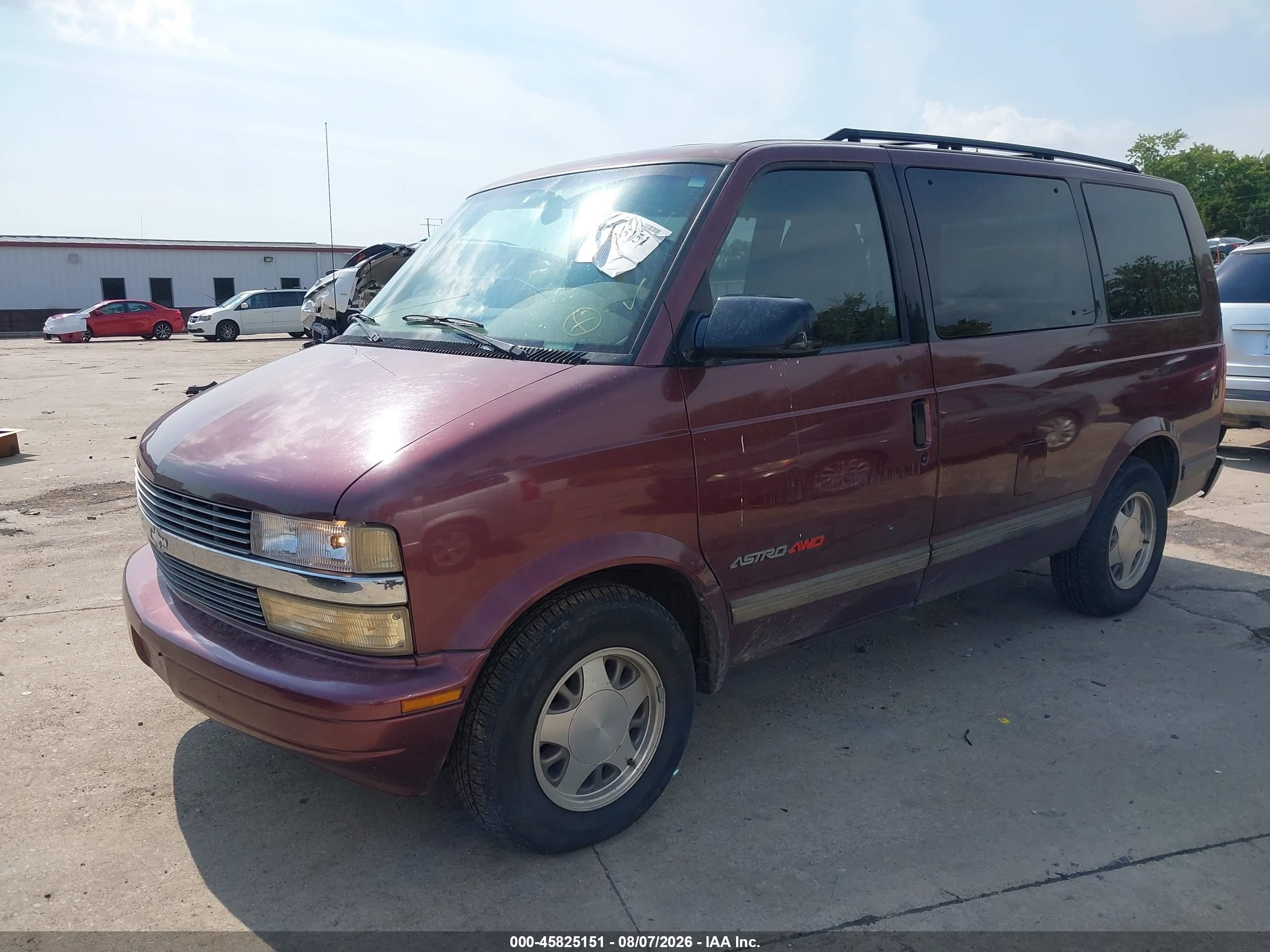 1998 Chevrolet Astro Passenger   Red vin: 1GNEL19W8WB134561