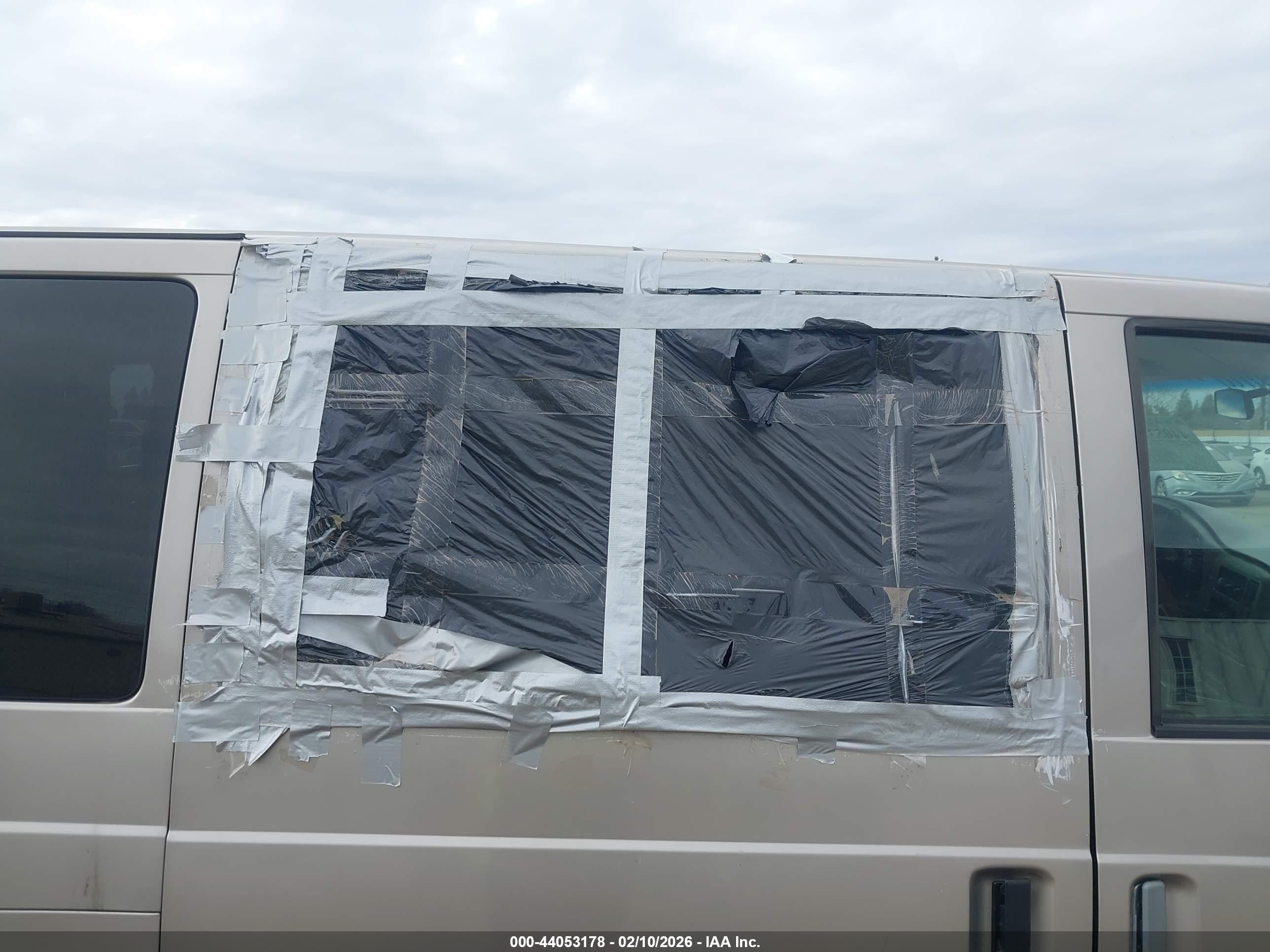 2004 Chevrolet Astro   Gray vin: 1GNEL19X14B128980