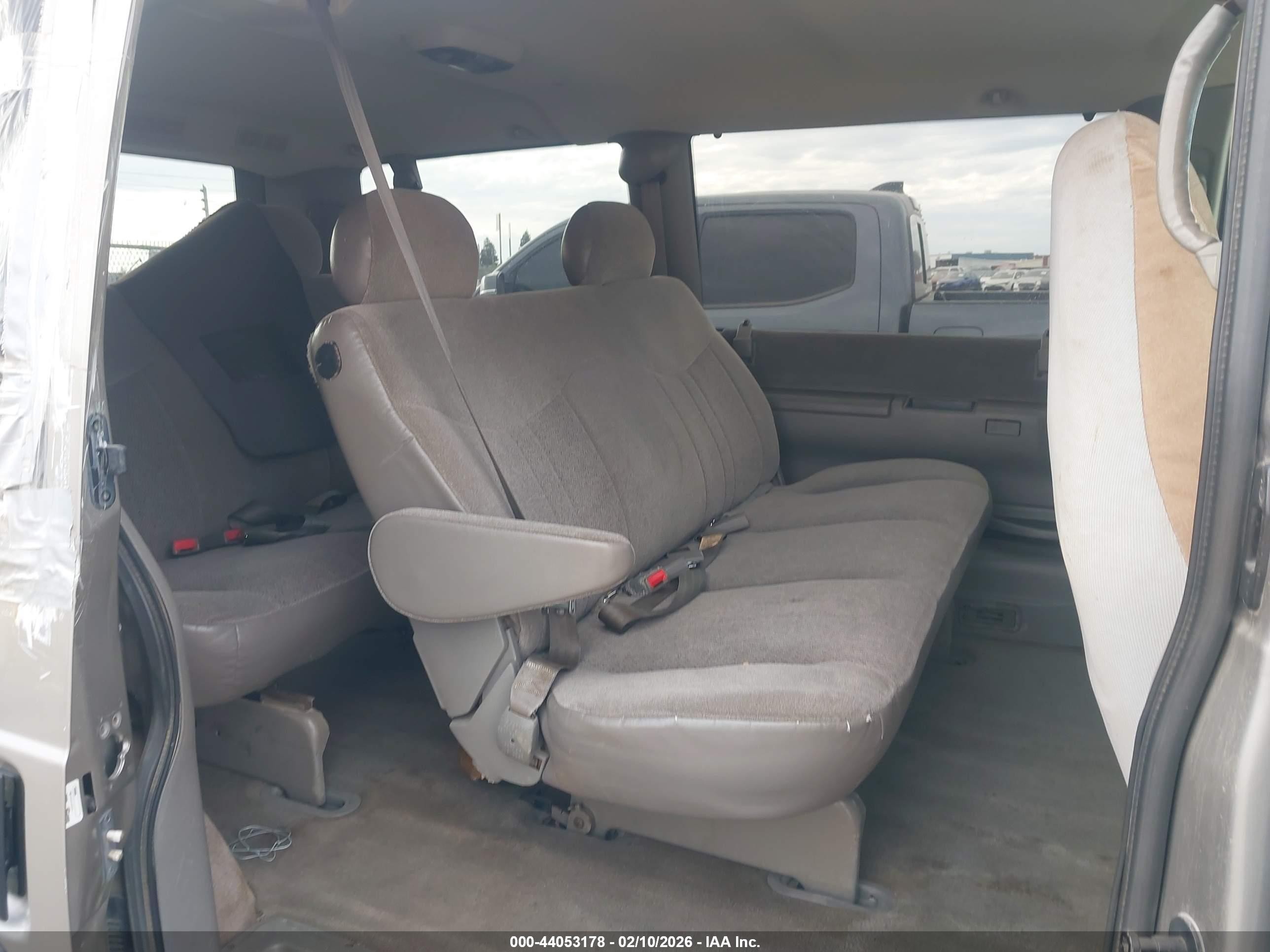 2004 Chevrolet Astro   Gray vin: 1GNEL19X14B128980