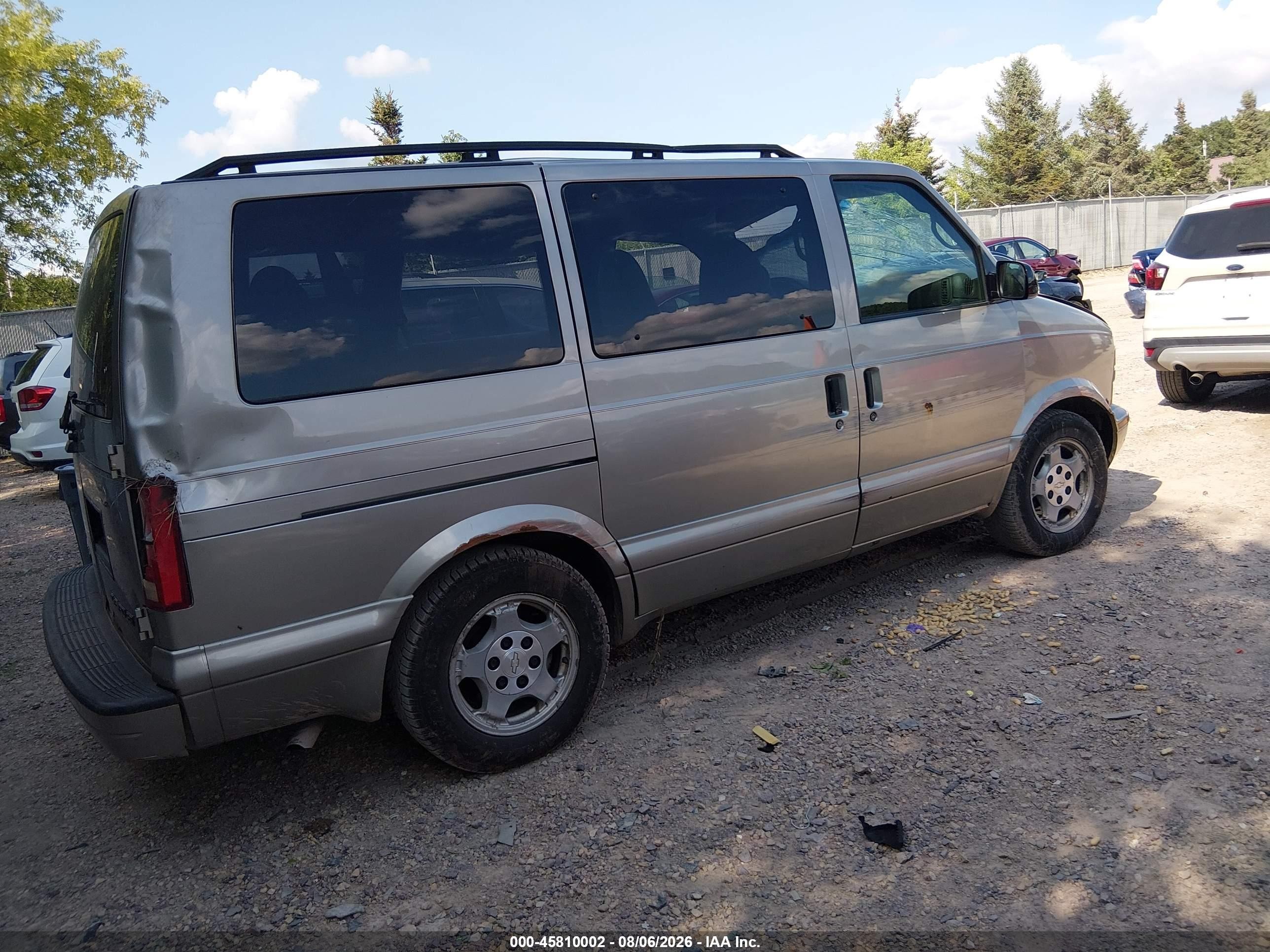 2004 Chevrolet Astro Passenger   Beige vin: 1GNEL19X54B114919