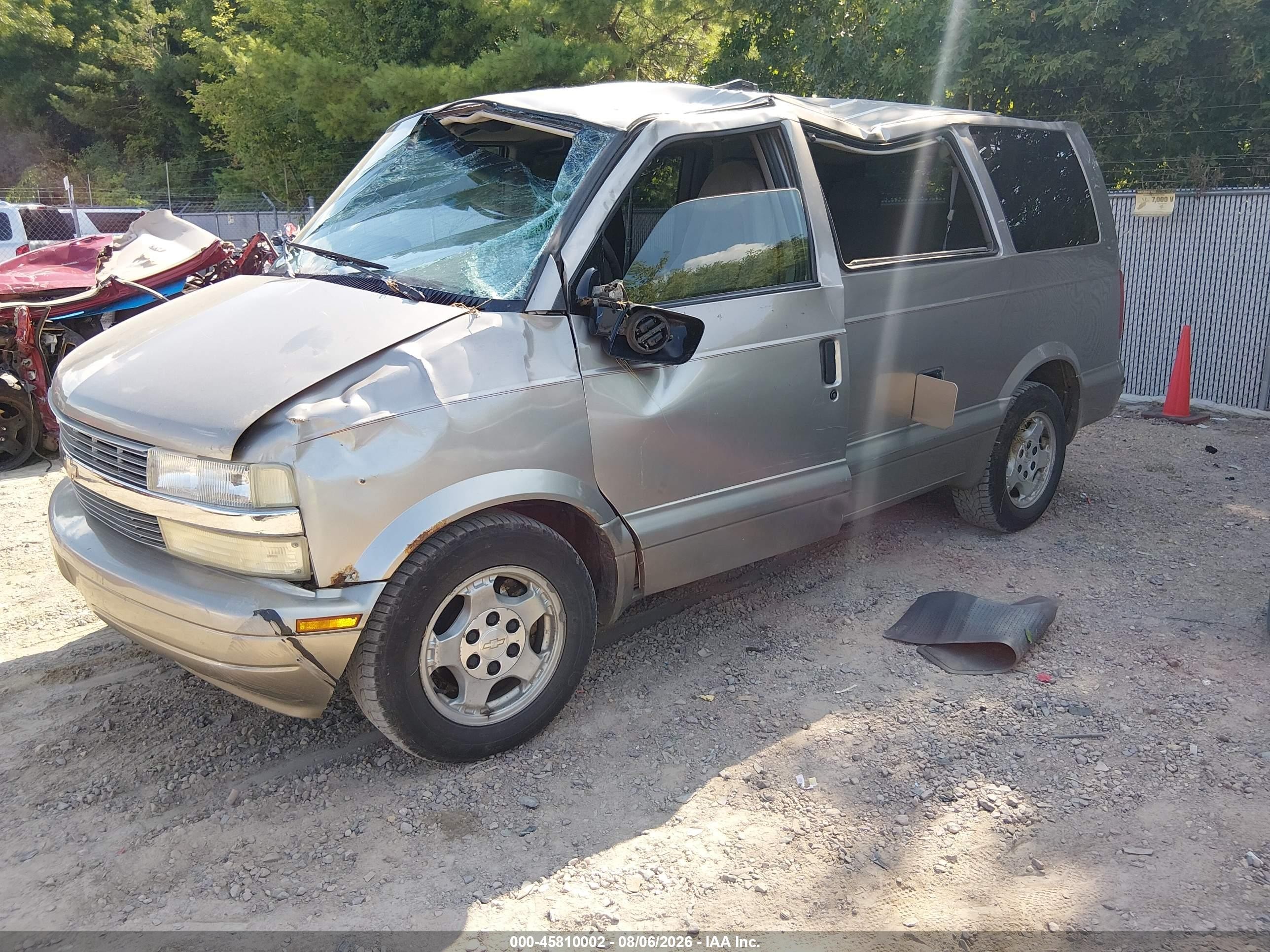 2004 Chevrolet Astro Passenger   Beige vin: 1GNEL19X54B114919