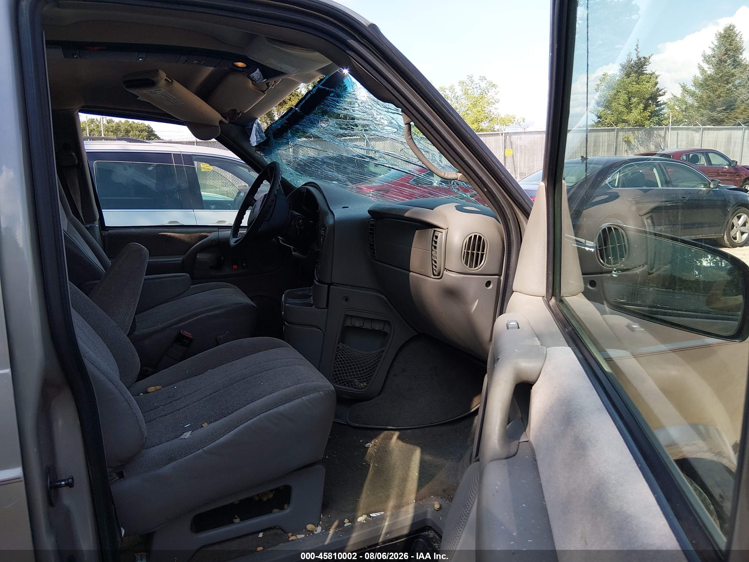 2004 Chevrolet Astro Passenger   Beige vin: 1GNEL19X54B114919