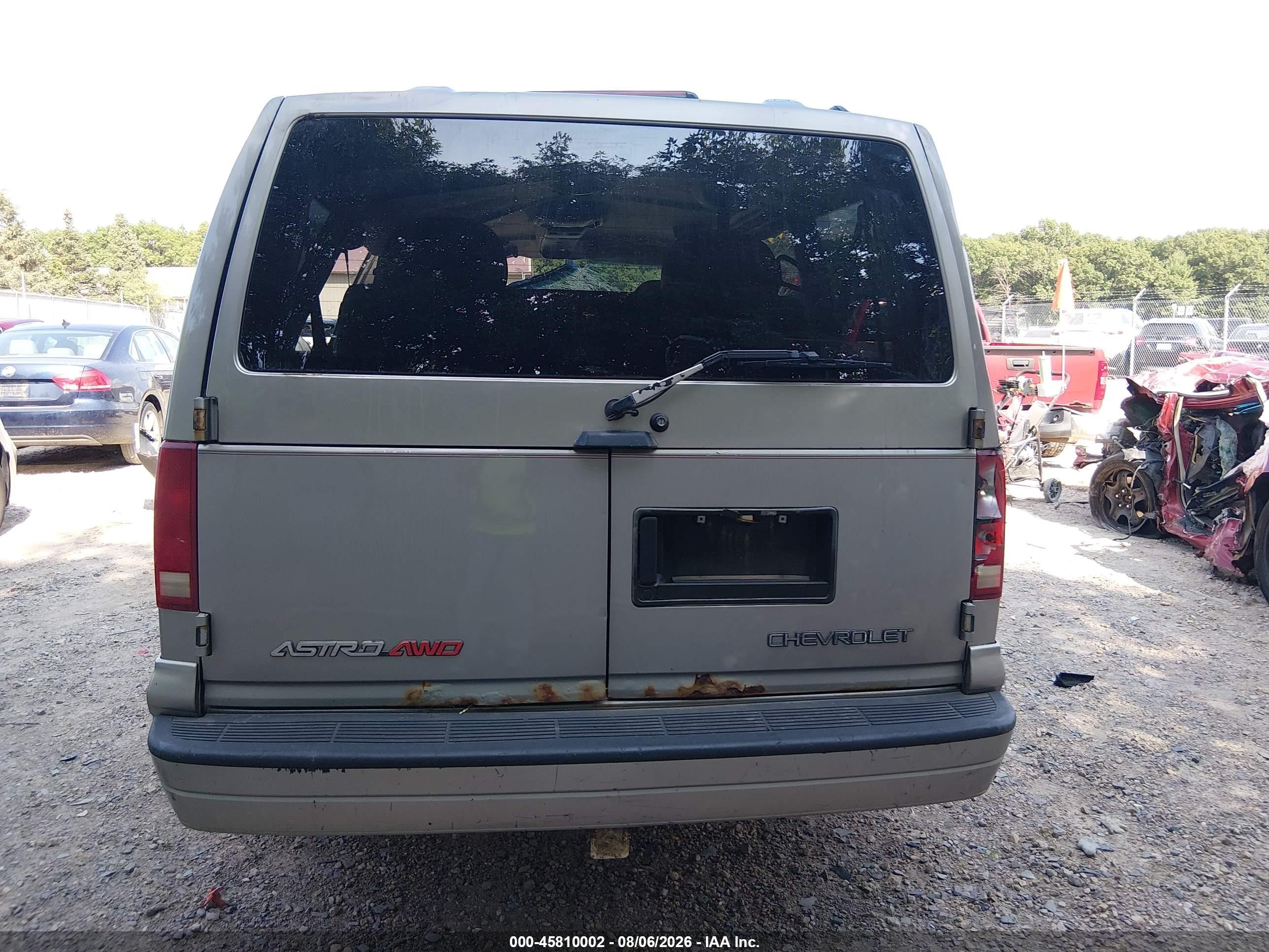 2004 Chevrolet Astro Passenger   Beige vin: 1GNEL19X54B114919