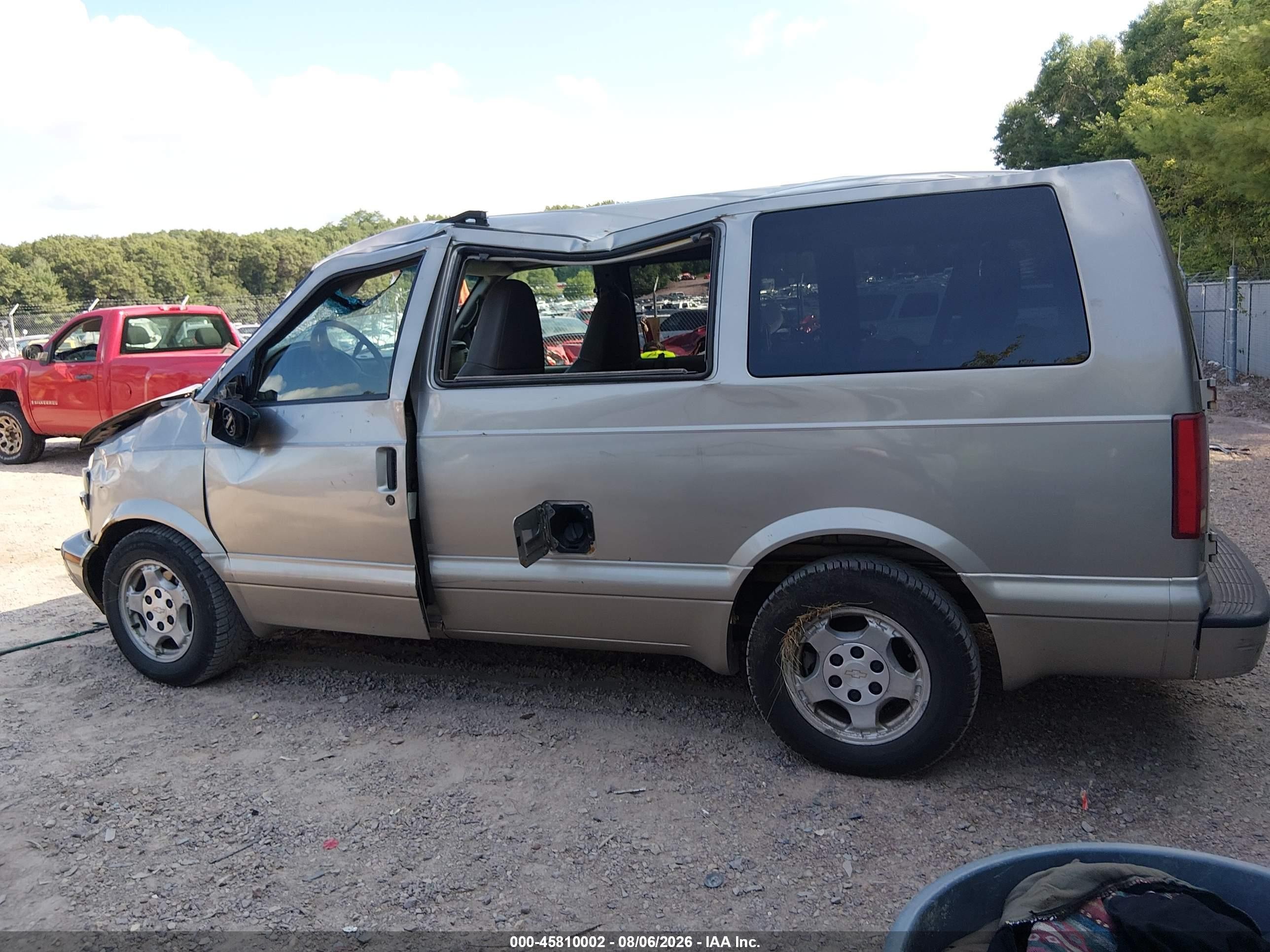 2004 Chevrolet Astro Passenger   Beige vin: 1GNEL19X54B114919