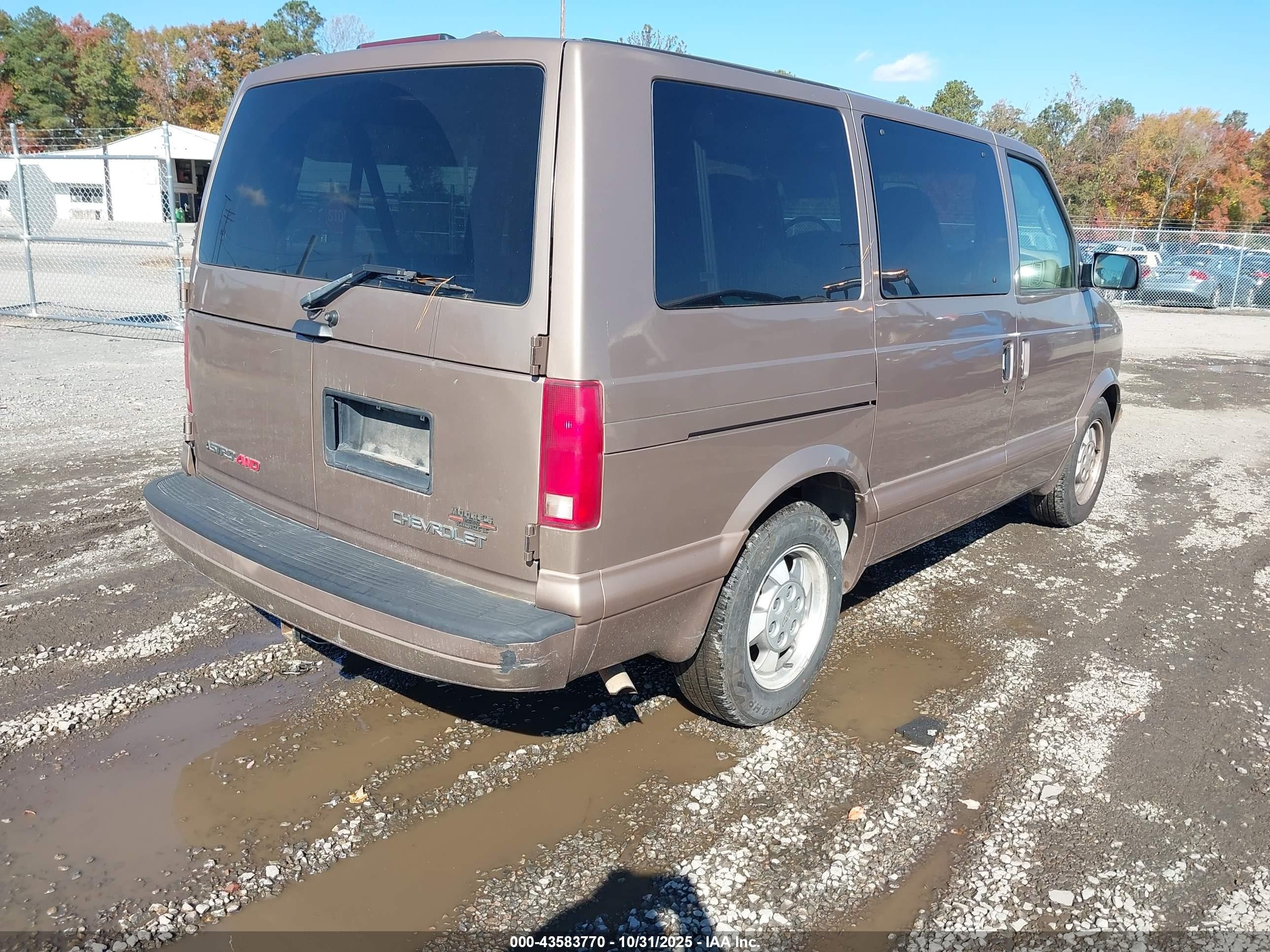 2003 Chevrolet Astro Ls Brown vin: 1GNEL19X63B130822