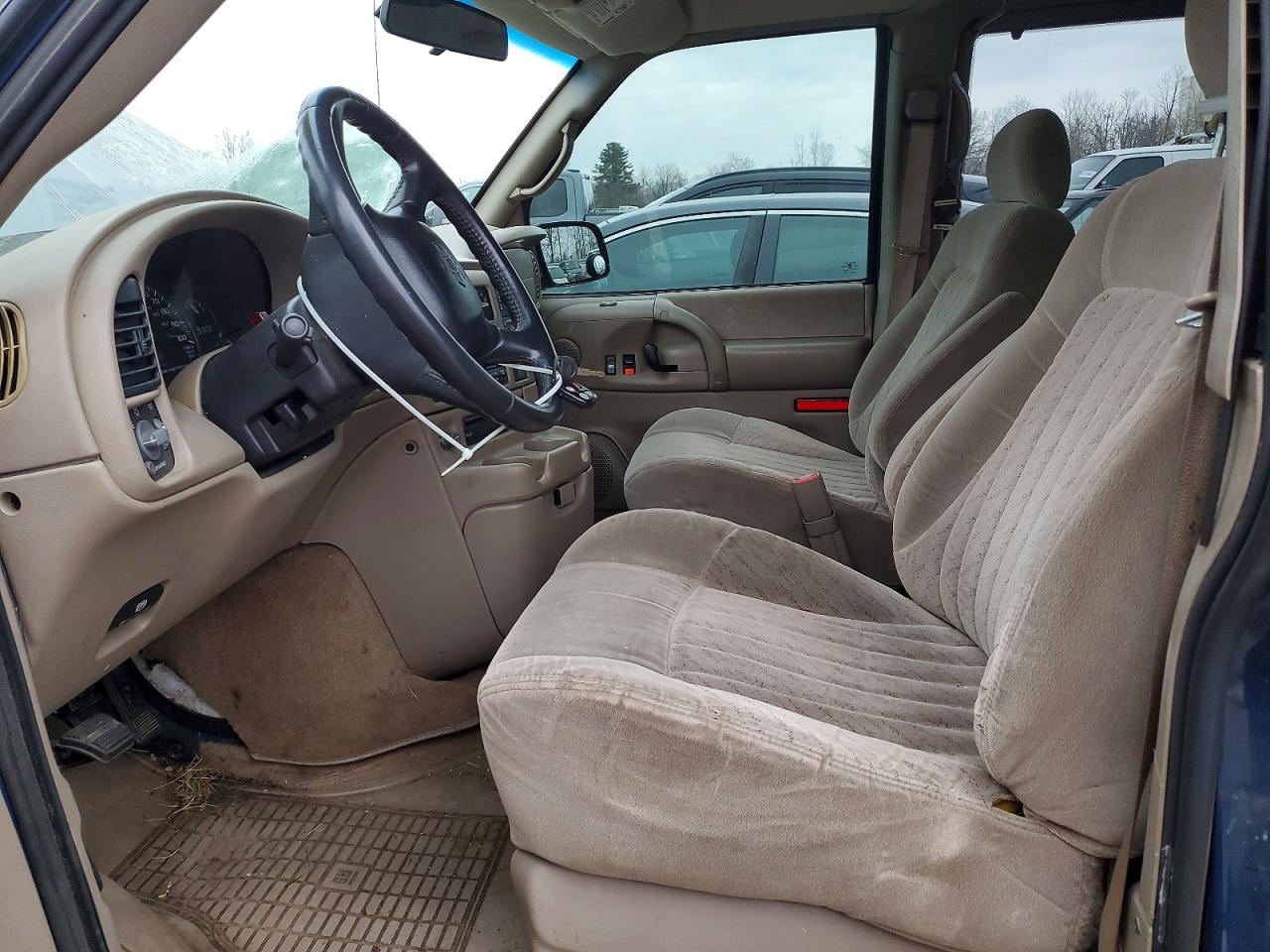 2004 Chev Astro Blue vin: 1GNEL19X64B104884