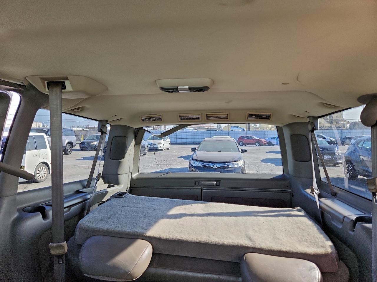 2004 Chevrolet Astro White vin: 1GNEL19X74B123802