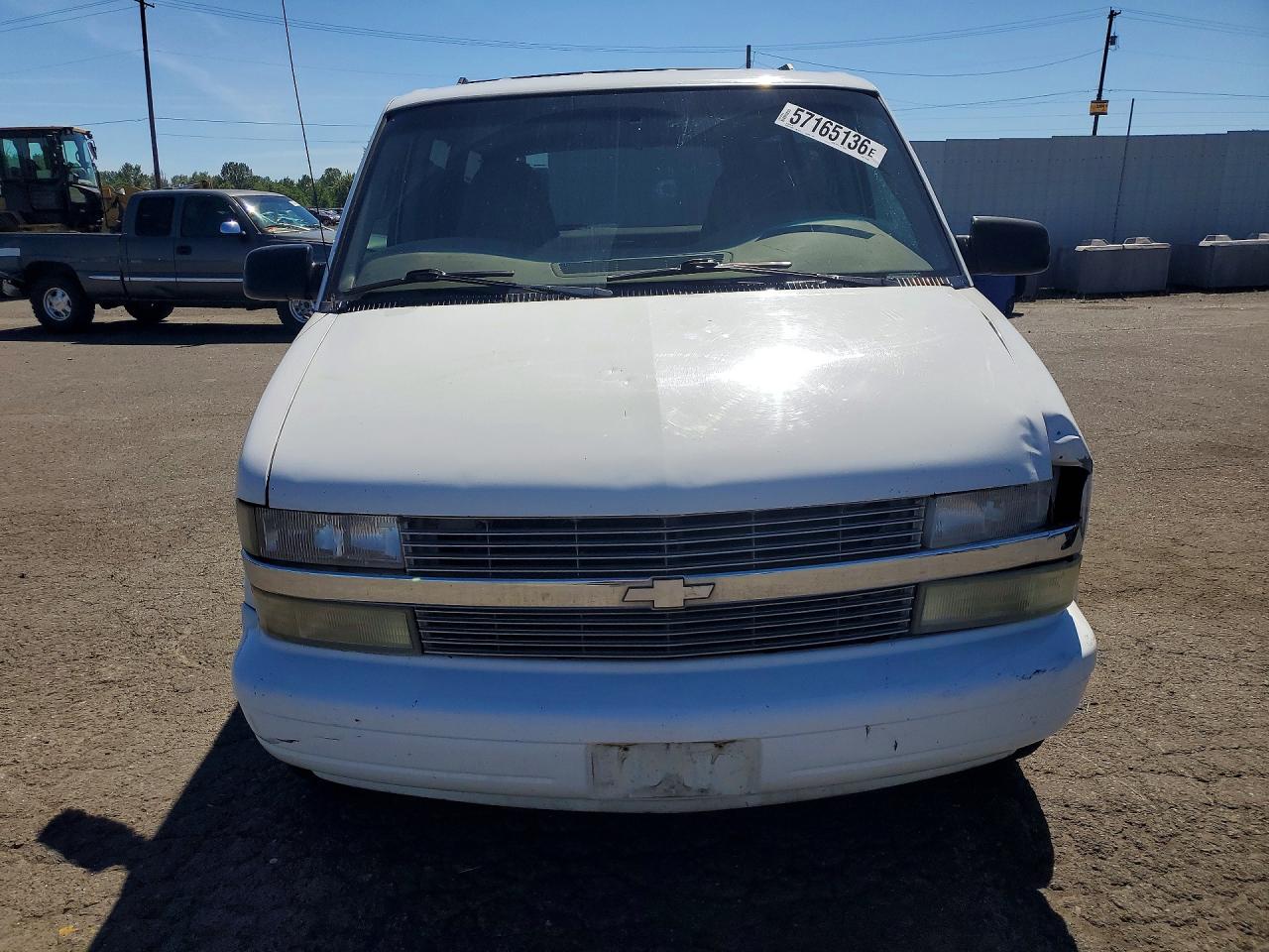 2005 Chevrolet Astro White vin: 1GNEL19X75B124885