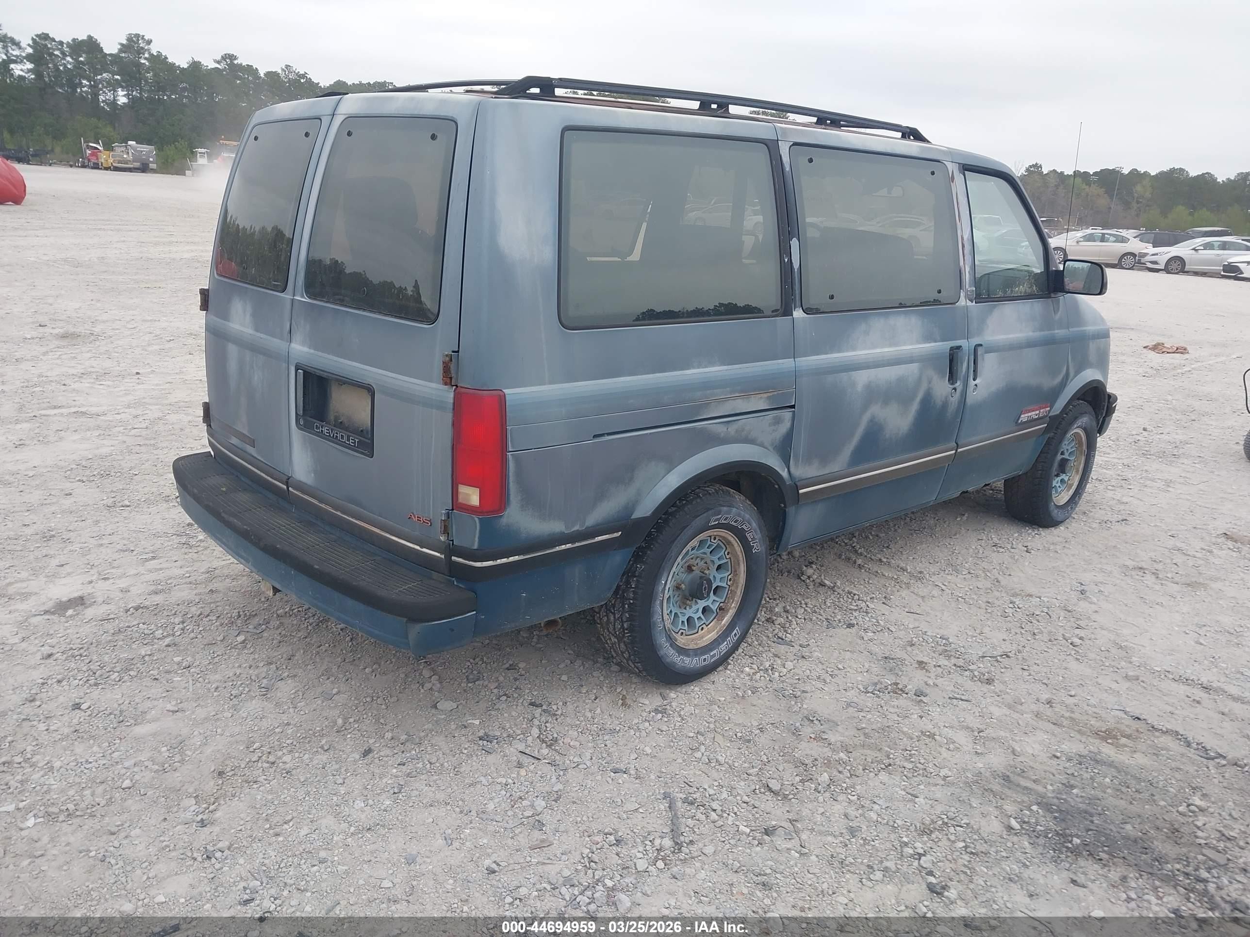 1991 Chevrolet Astro   Blue vin: 1GNEL19Z5MB123122
