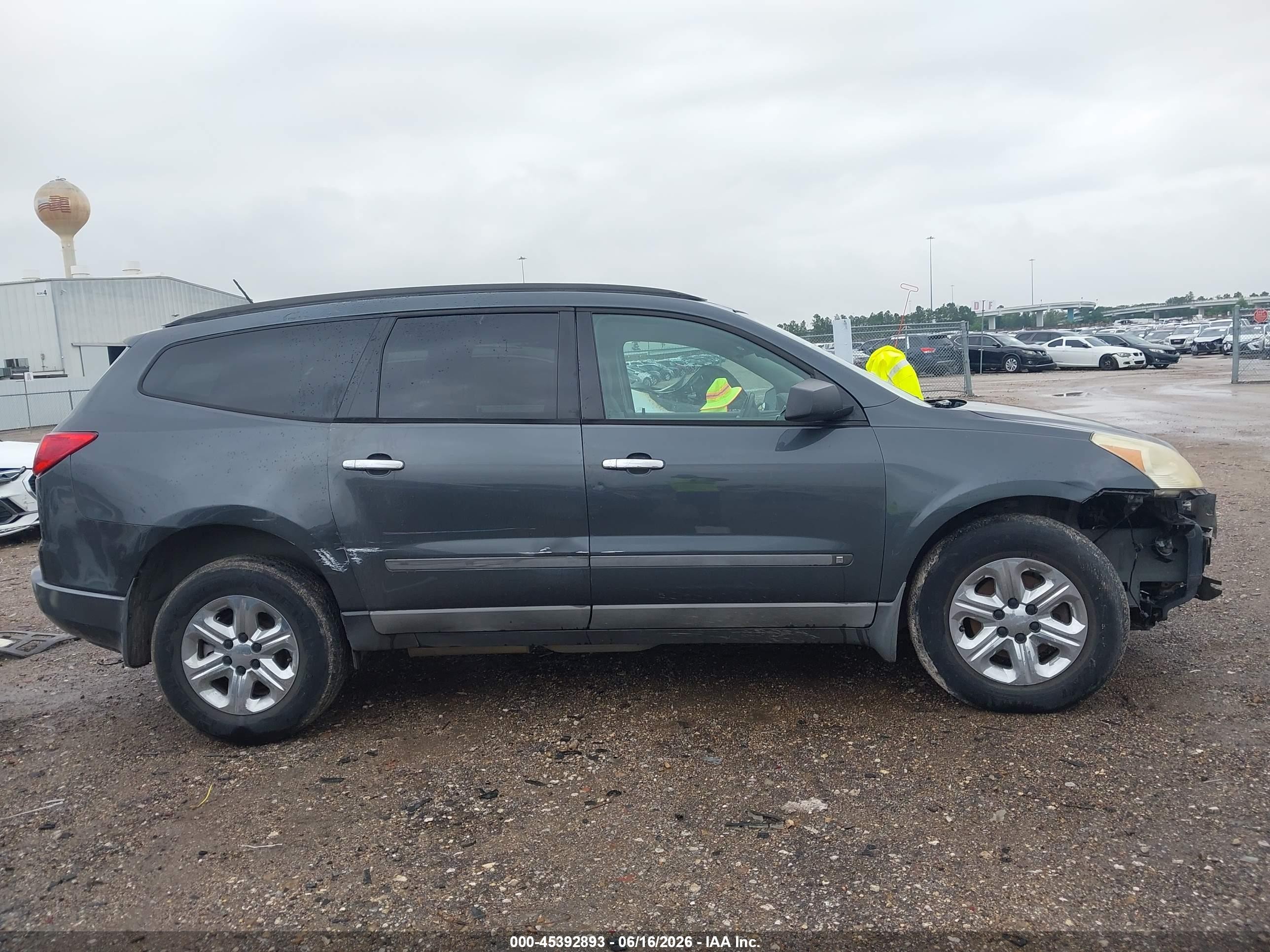 2009 Chevrolet Traverse Ls Gray vin: 1GNER13D69S170243