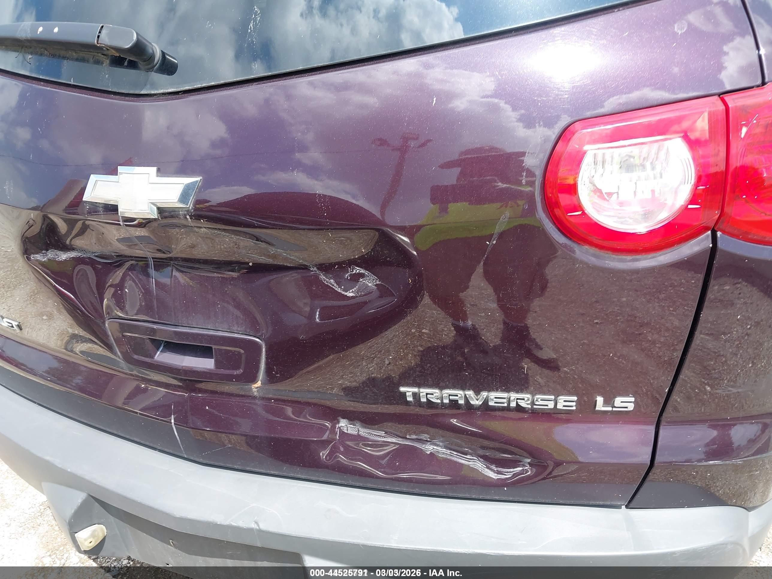2009 Chevrolet Traverse Ls Purple vin: 1GNER13D99S175159