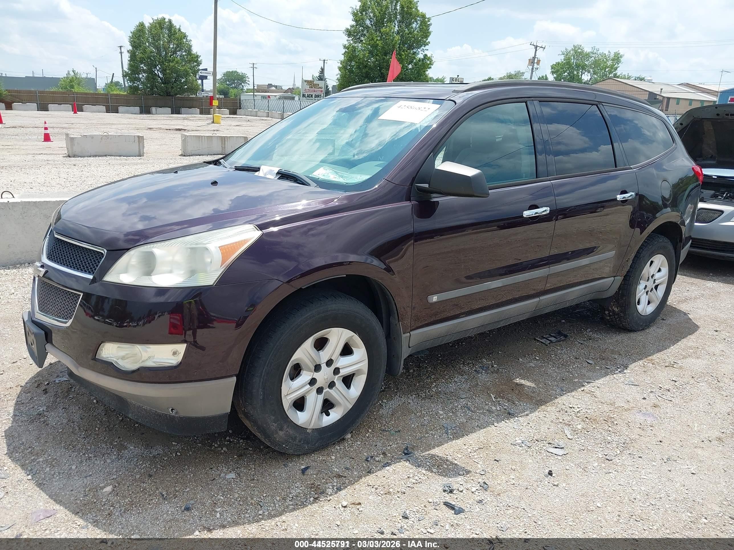 2009 Chevrolet Traverse Ls Purple vin: 1GNER13D99S175159