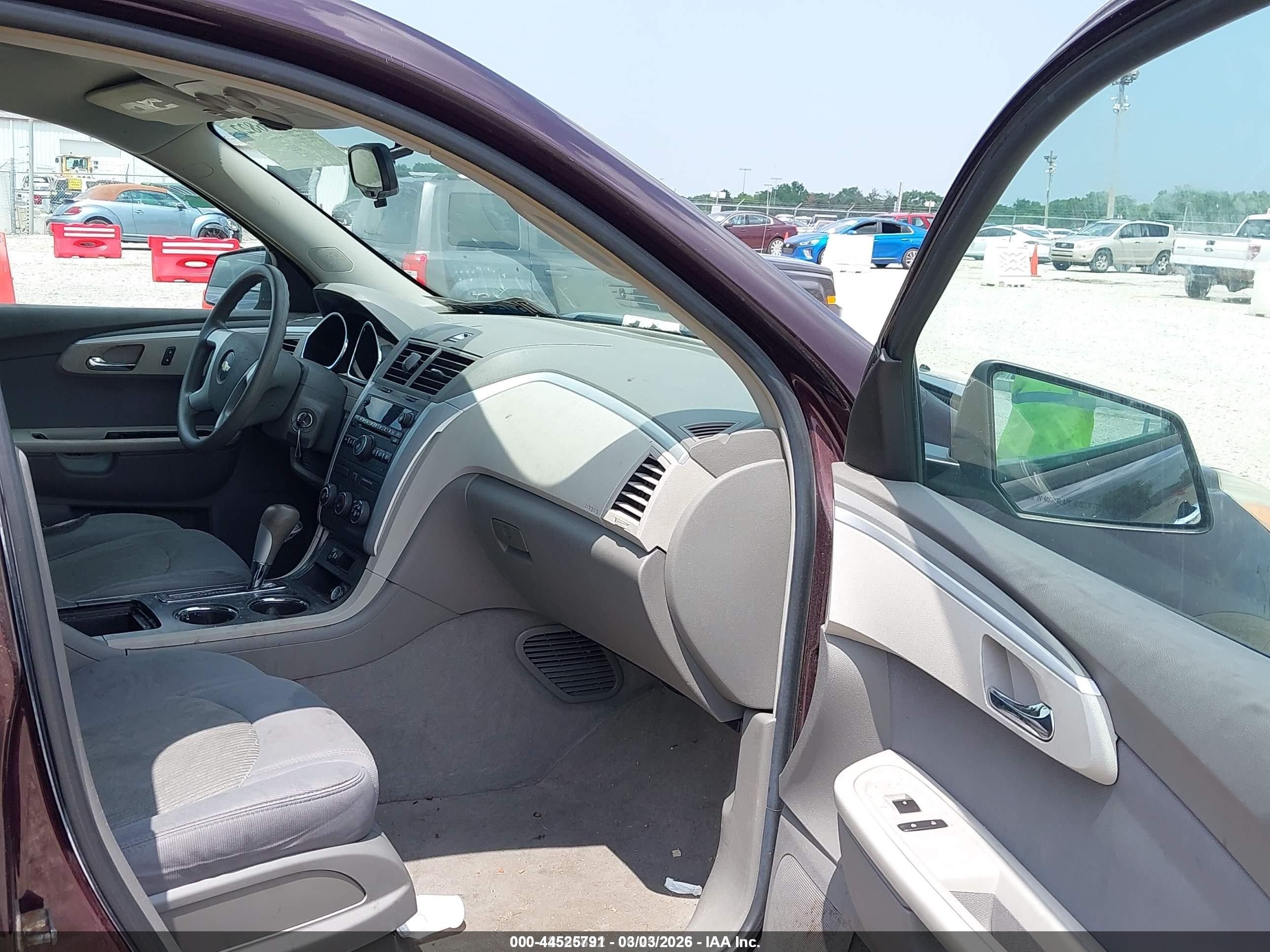 2009 Chevrolet Traverse Ls Purple vin: 1GNER13D99S175159