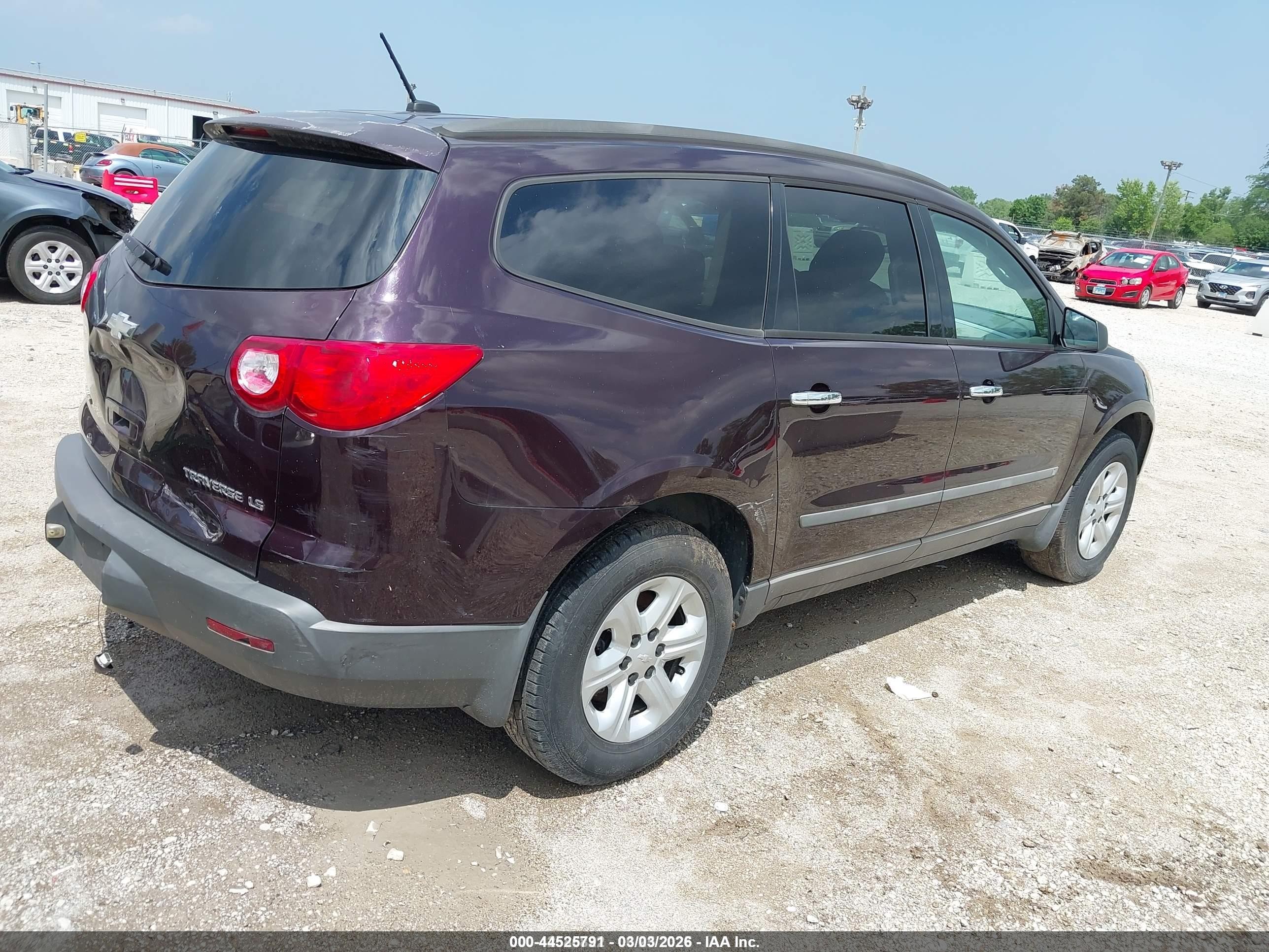 2009 Chevrolet Traverse Ls Purple vin: 1GNER13D99S175159