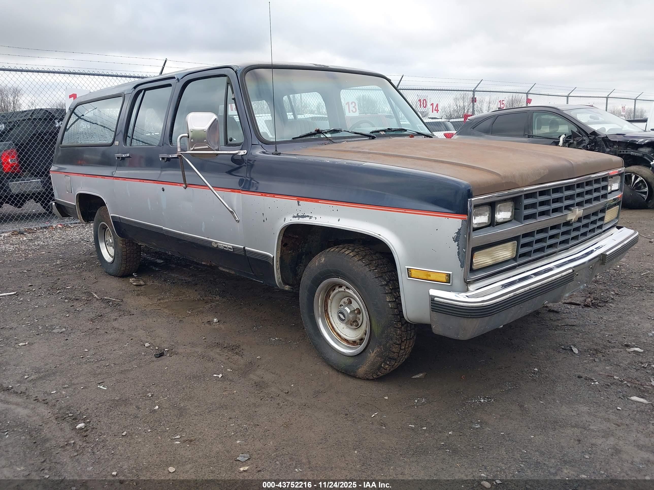1990 Chevrolet Suburban R1500 Blue vin: 1GNER16K0LF100120