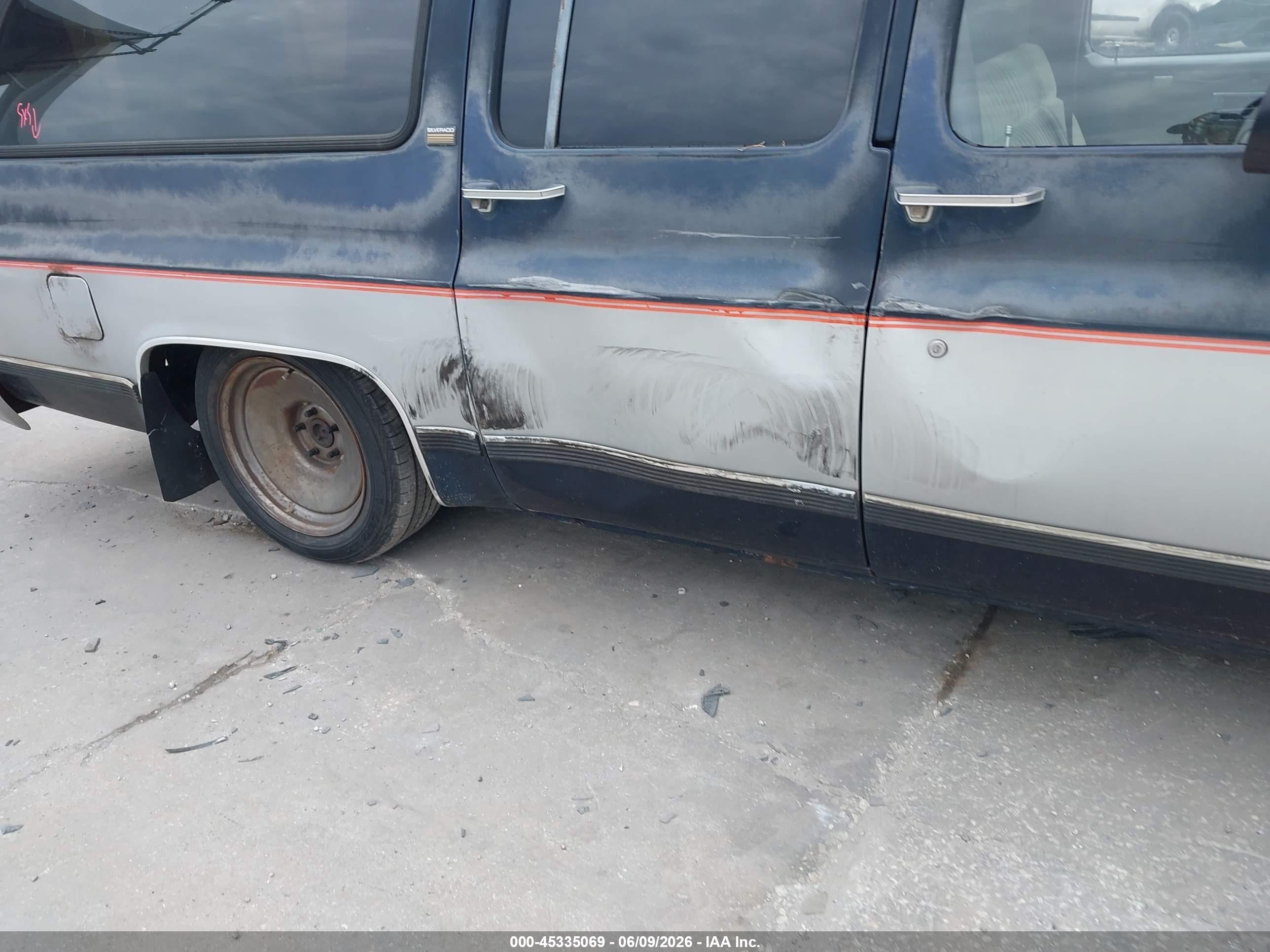 1990 Chevrolet Suburban R1500 Blue vin: 1GNER16K7LF180239
