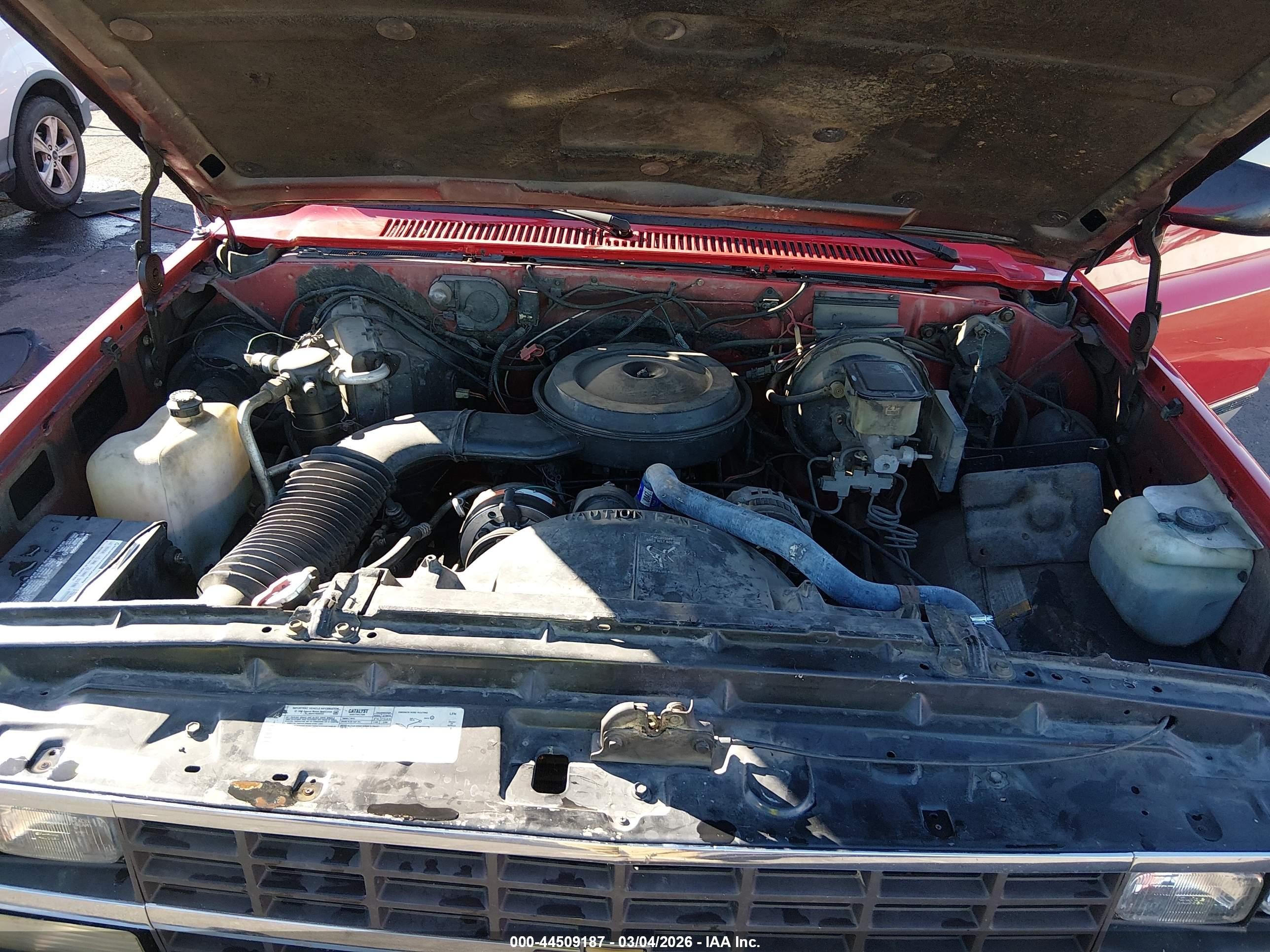 1991 Chevrolet Suburban R1500 Красный vin: 1GNER16K7MF136386