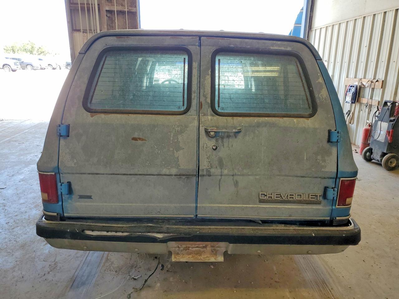 1991 Chevrolet Suburban R1500 Blue vin: 1GNER16KXMF151609