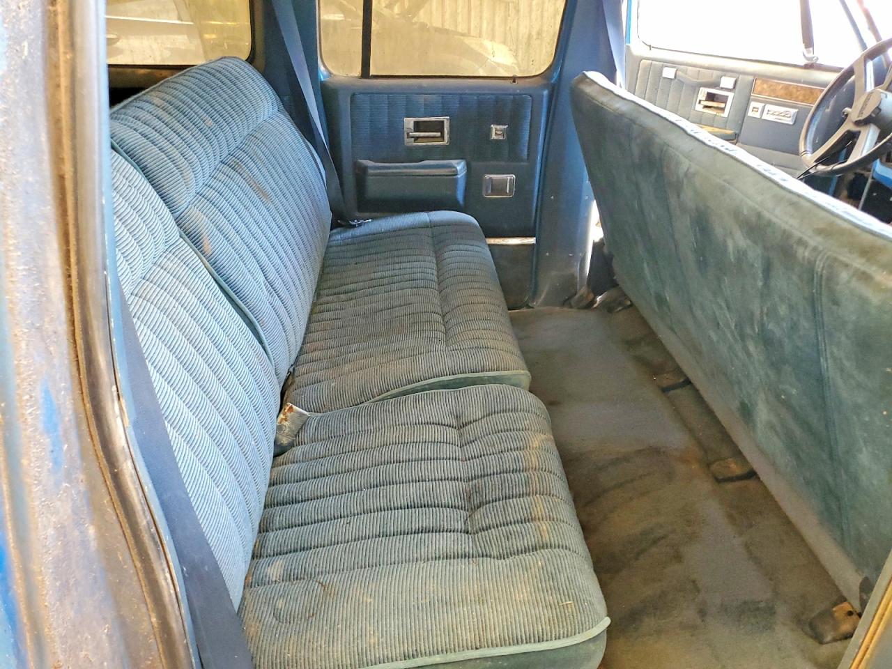 1991 Chevrolet Suburban R1500 Blue vin: 1GNER16KXMF151609