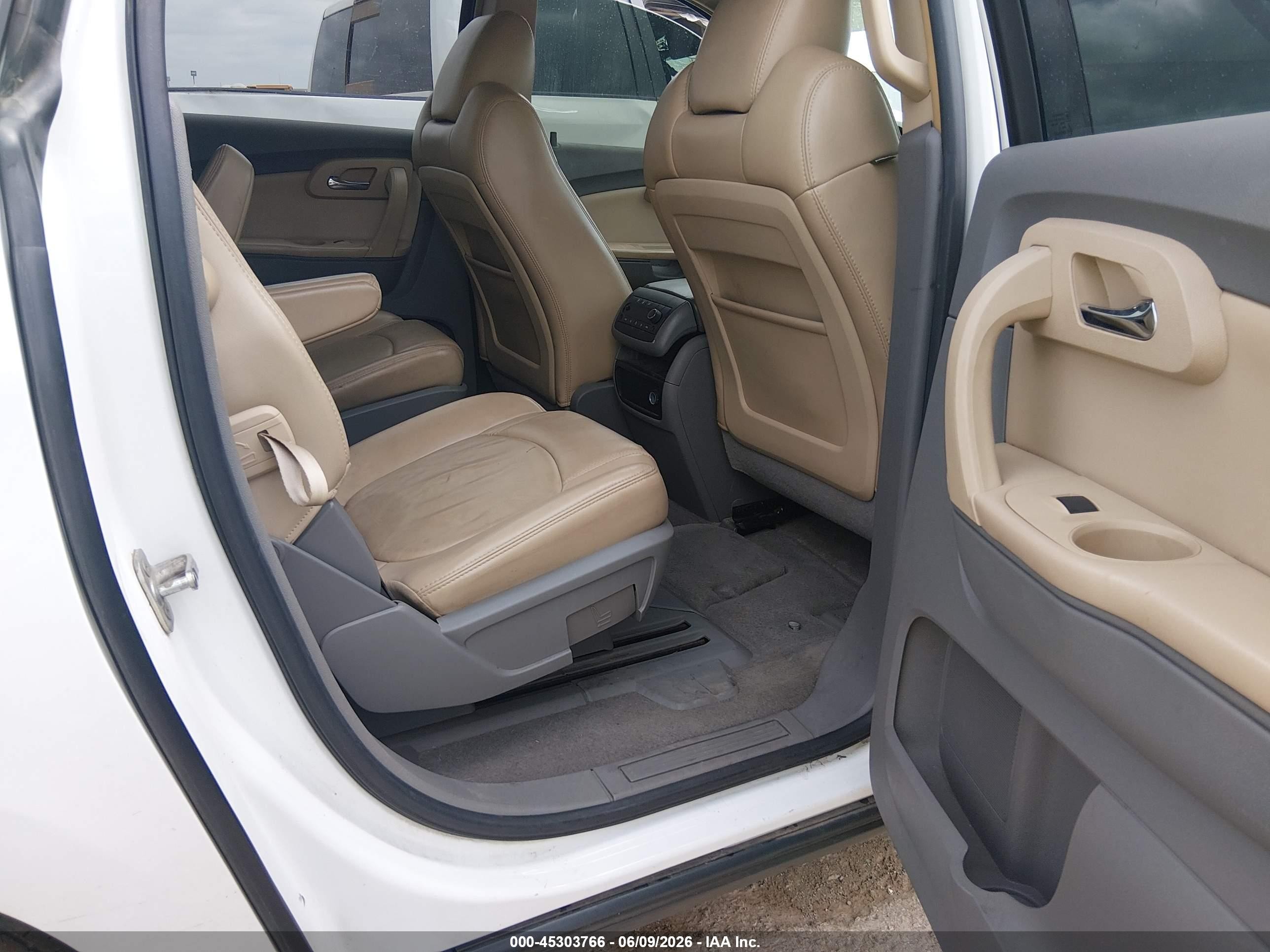 2009 Chevrolet Traverse Lt White vin: 1GNER23D09S176268