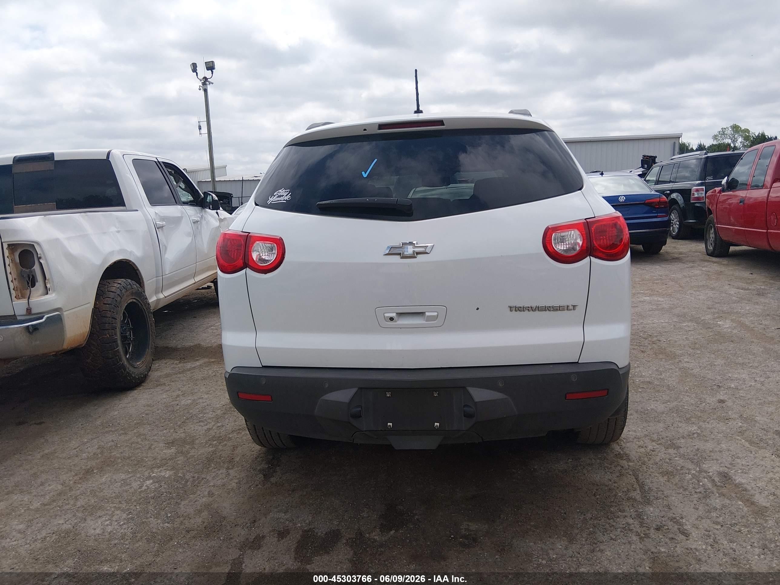 2009 Chevrolet Traverse Lt White vin: 1GNER23D09S176268