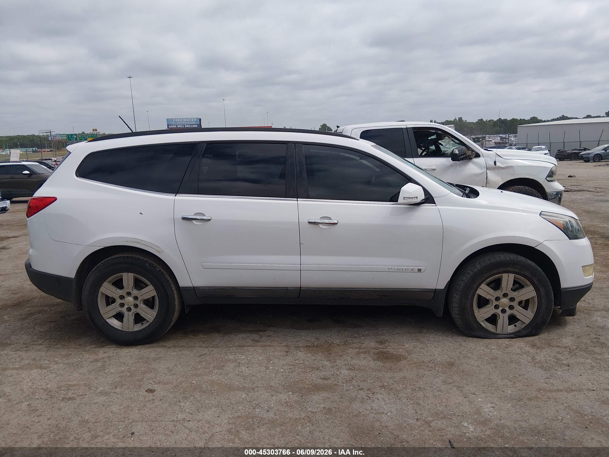 2009 Chevrolet Traverse Lt White vin: 1GNER23D09S176268