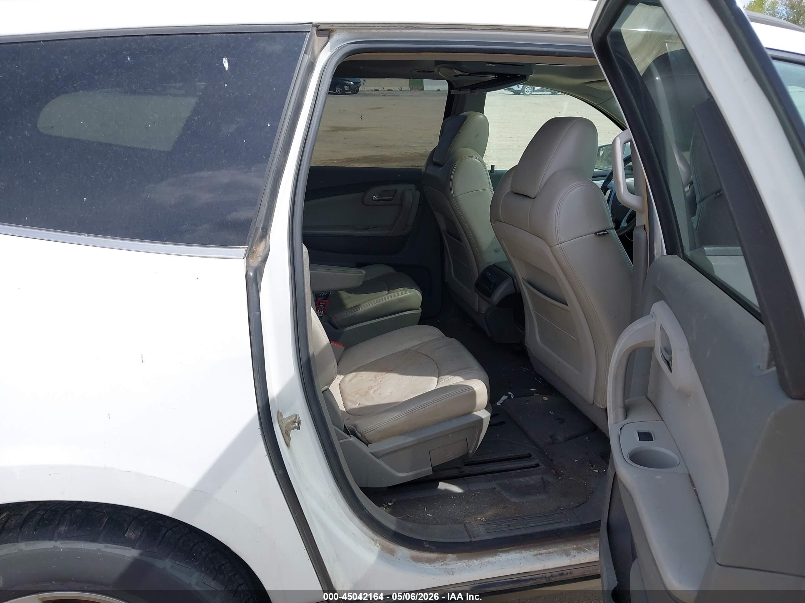 2009 Chevrolet Traverse Lt Белый vin: 1GNER23D29S135897