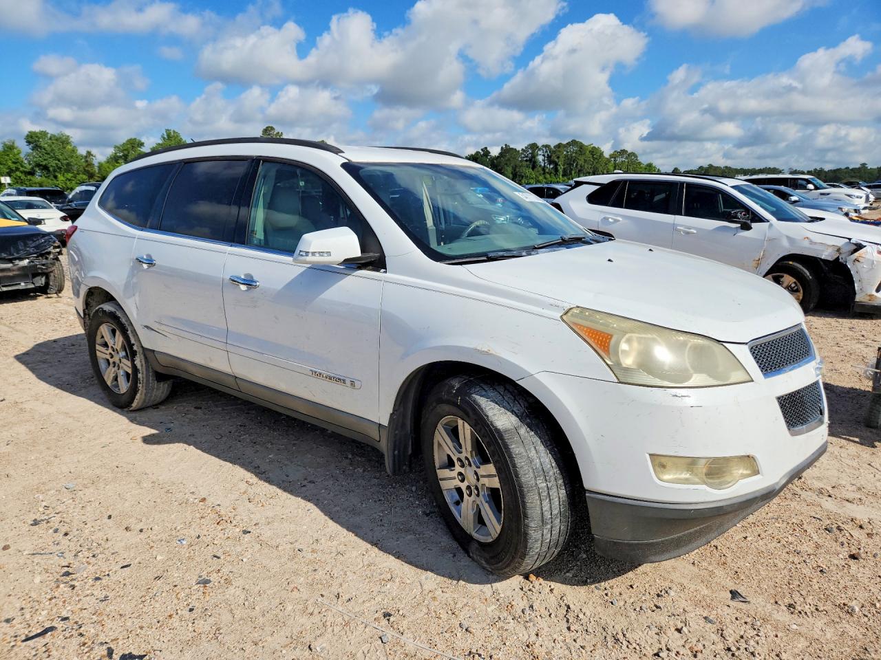 2009 Chevrolet Traverse Lt White vin: 1GNER23D89S172114