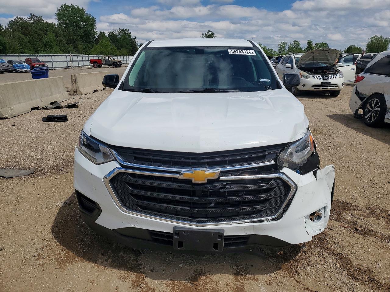 2019 Chevrolet Traverse Ls Белый vin: 1GNERFKW0KJ263108