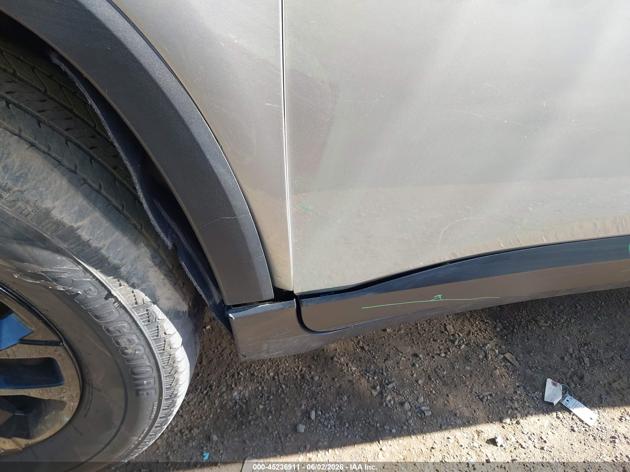 2022 Chevrolet Traverse Fwd Ls Серебряный vin: 1GNERFKW1NJ114159