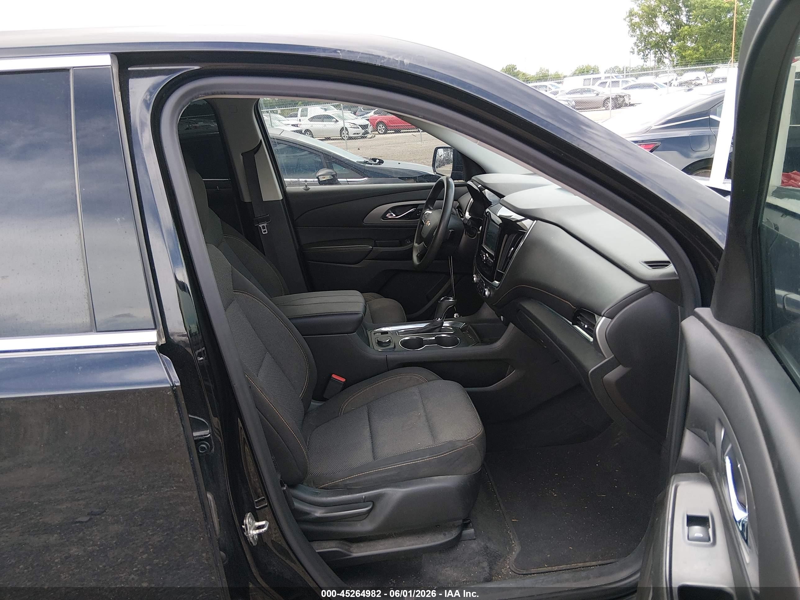 2019 Chevrolet Traverse Ls Черный vin: 1GNERFKW2KJ154049