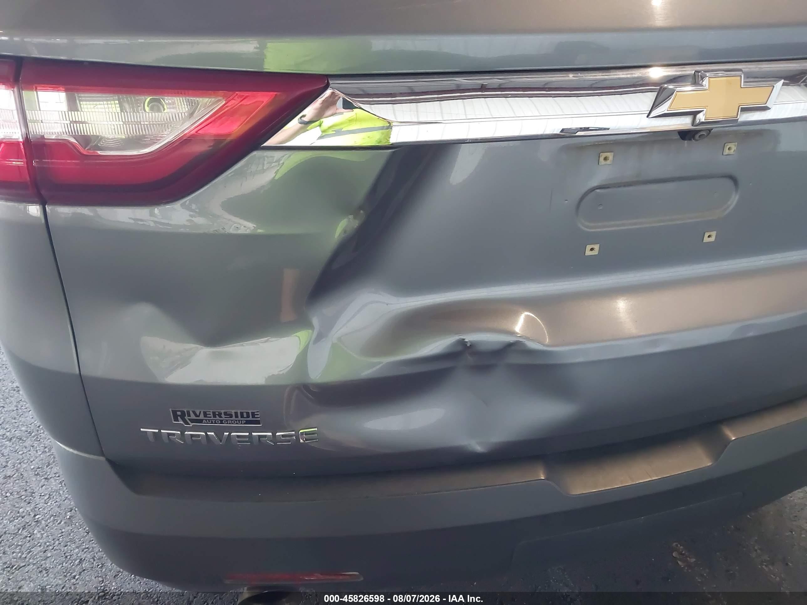 2020 Chevrolet Traverse Fwd Ls Light Blue vin: 1GNERFKW9LJ280538