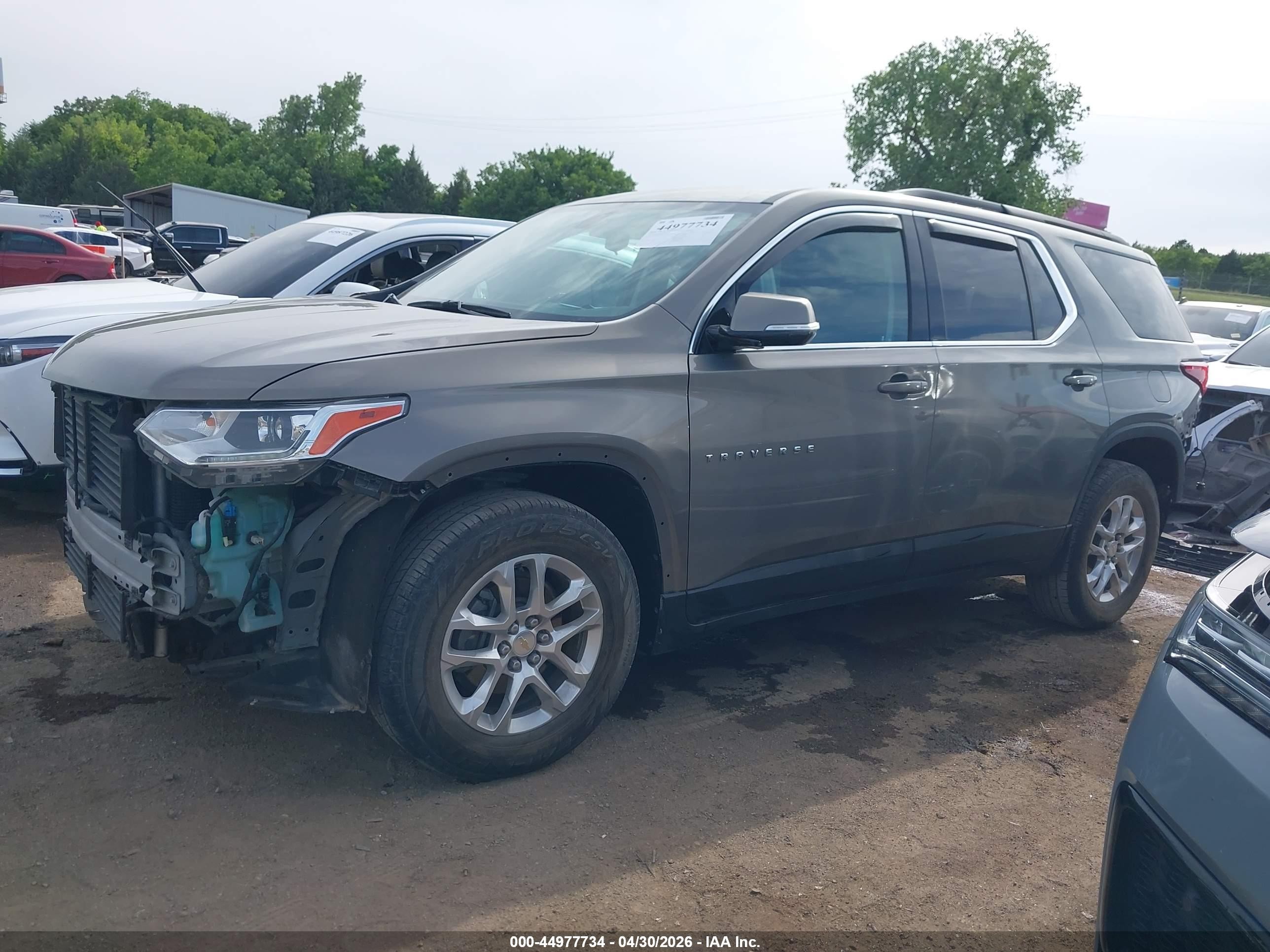 2019 Chevrolet Traverse 1lt Серый vin: 1GNERGKW4KJ183381