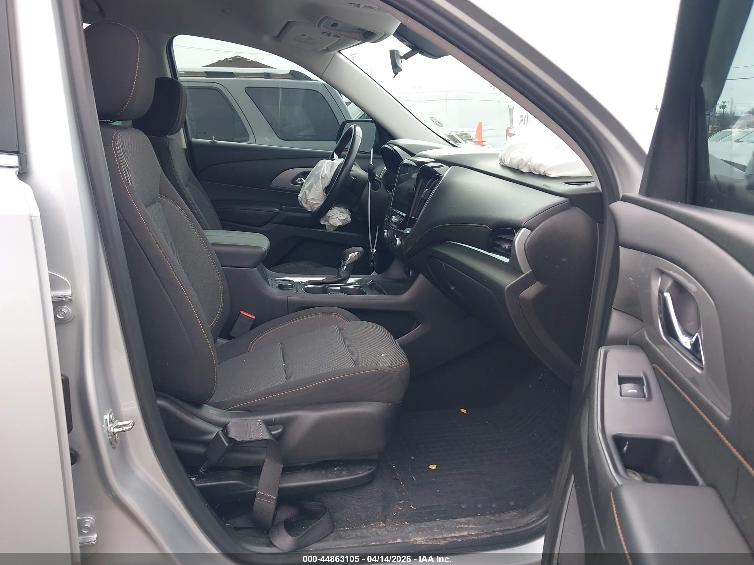 2021 Chevrolet Traverse Fwd Lt Cloth Silver vin: 1GNERGKW4MJ146561