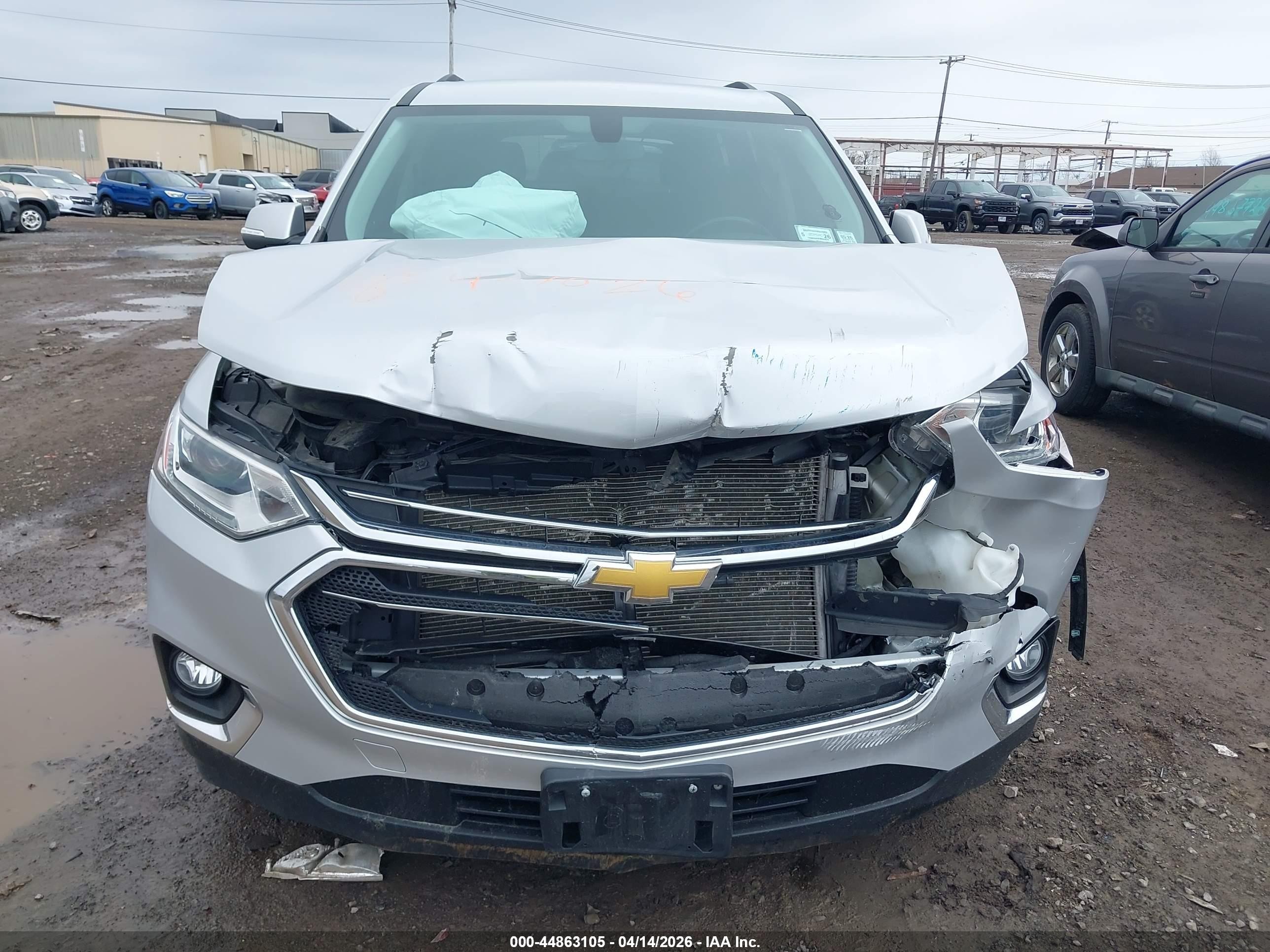 2021 Chevrolet Traverse Fwd Lt Cloth Silver vin: 1GNERGKW4MJ146561