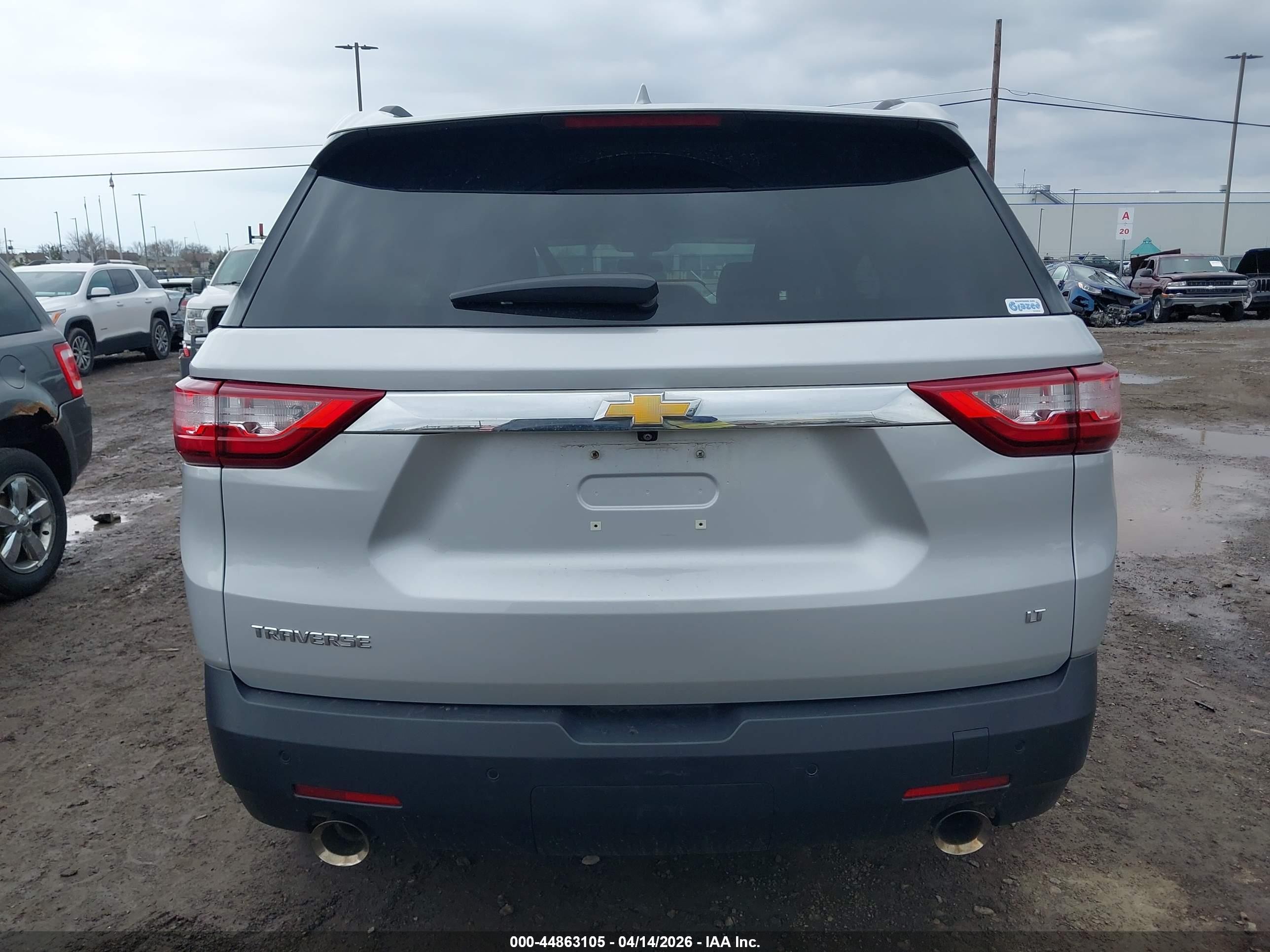 2021 Chevrolet Traverse Fwd Lt Cloth Silver vin: 1GNERGKW4MJ146561