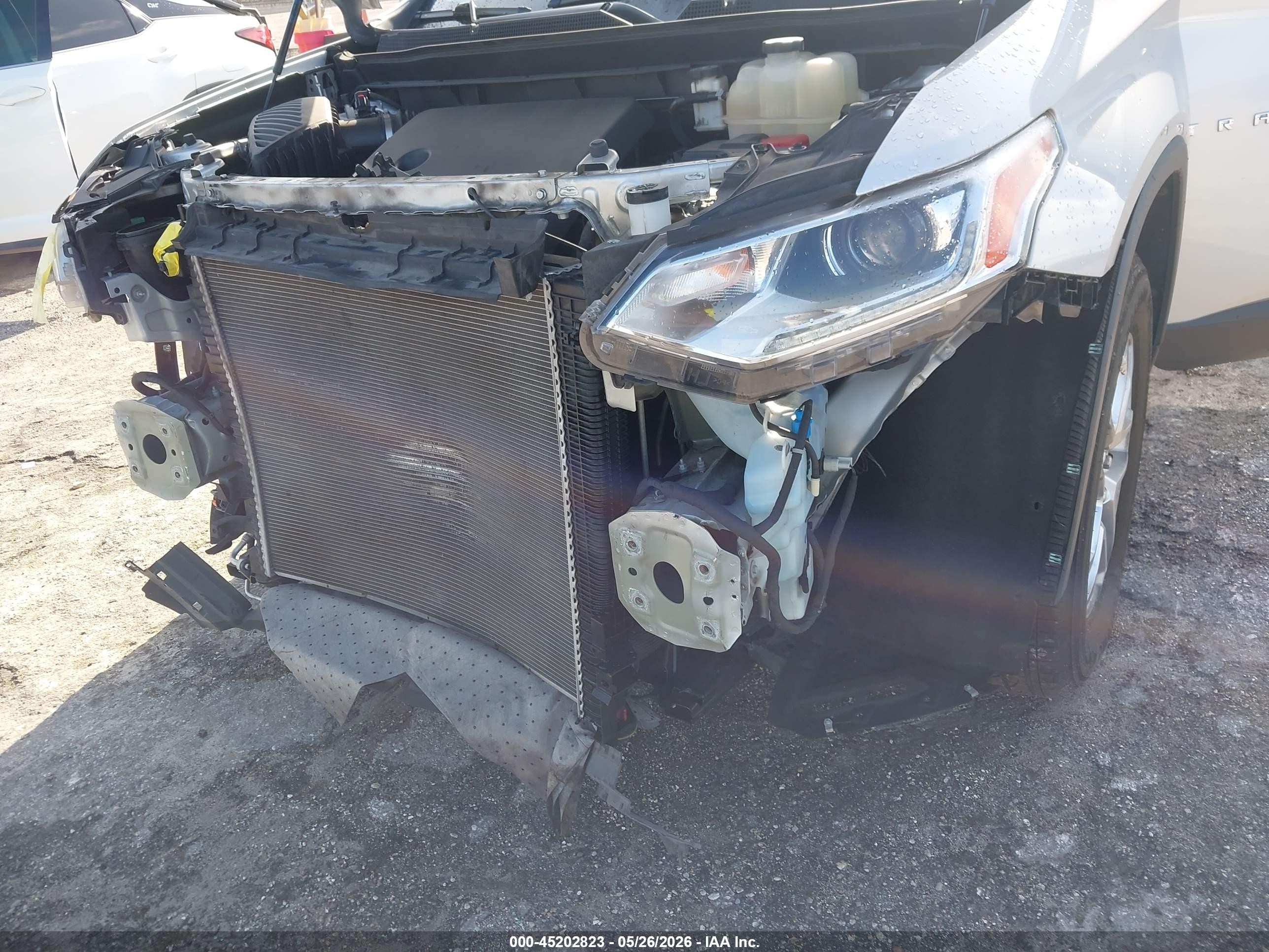 2020 Chevrolet Traverse Fwd Lt Cloth Серебряный vin: 1GNERGKW5LJ306574
