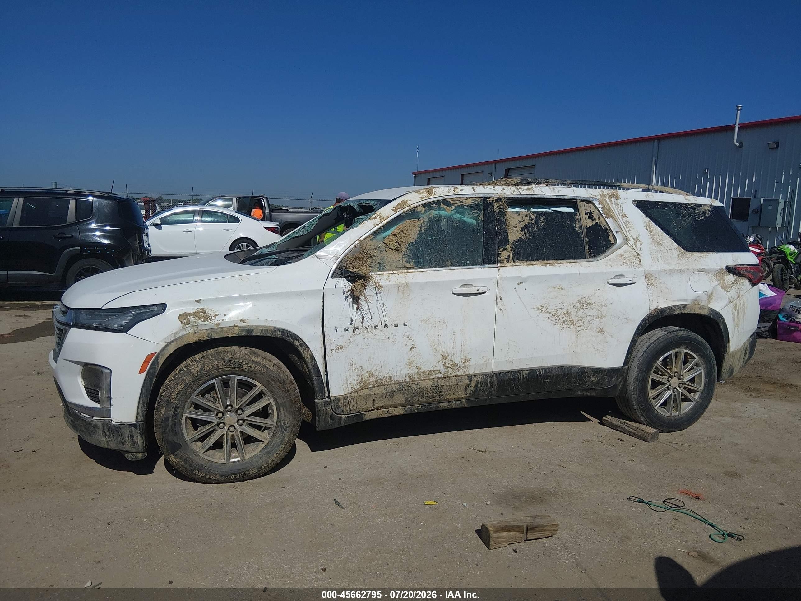 2023 Chevrolet Traverse Fwd Lt Cloth White vin: 1GNERGKW7PJ132318