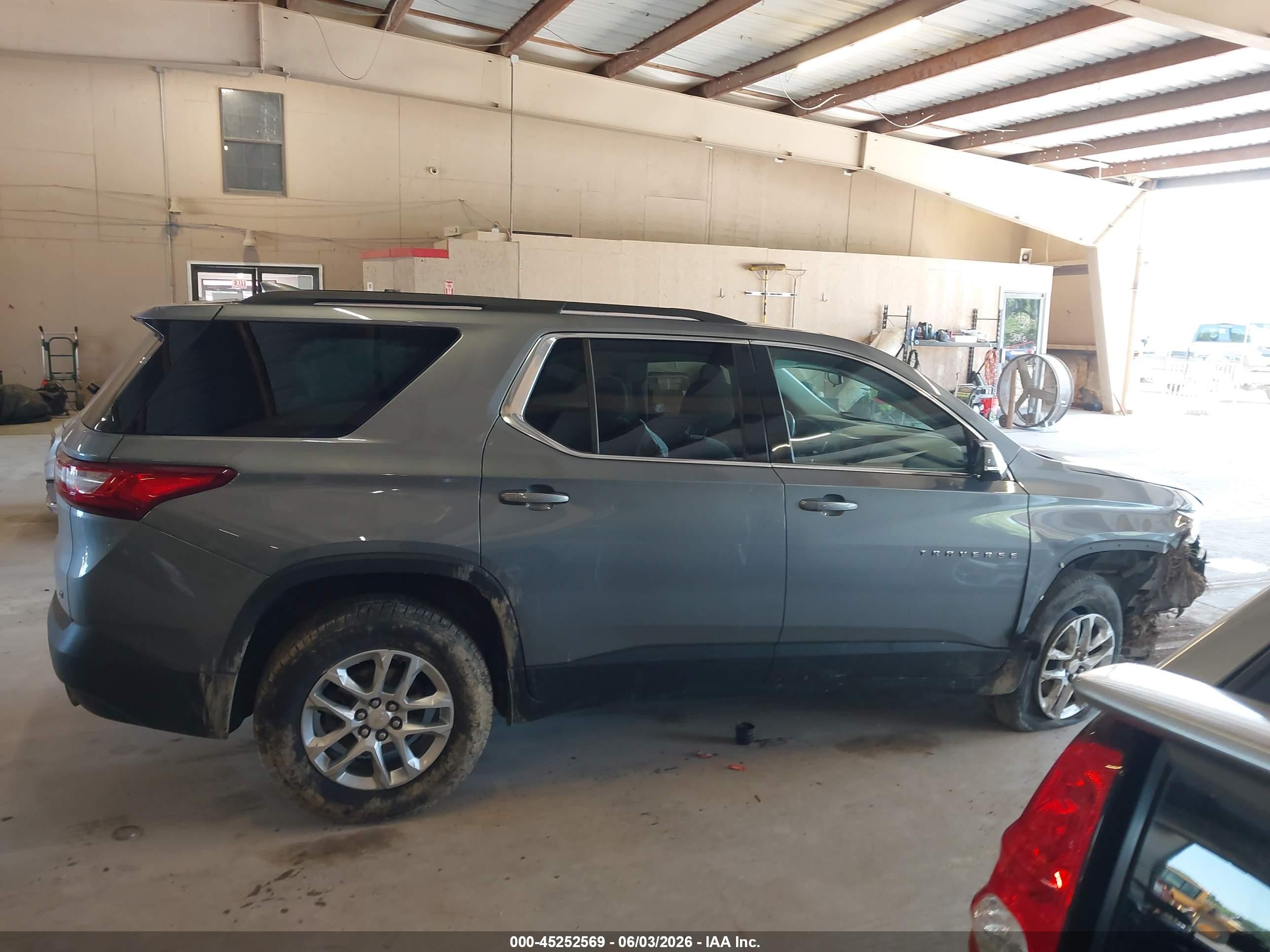 2019 Chevrolet Traverse 1lt Gray vin: 1GNERGKWXKJ154807