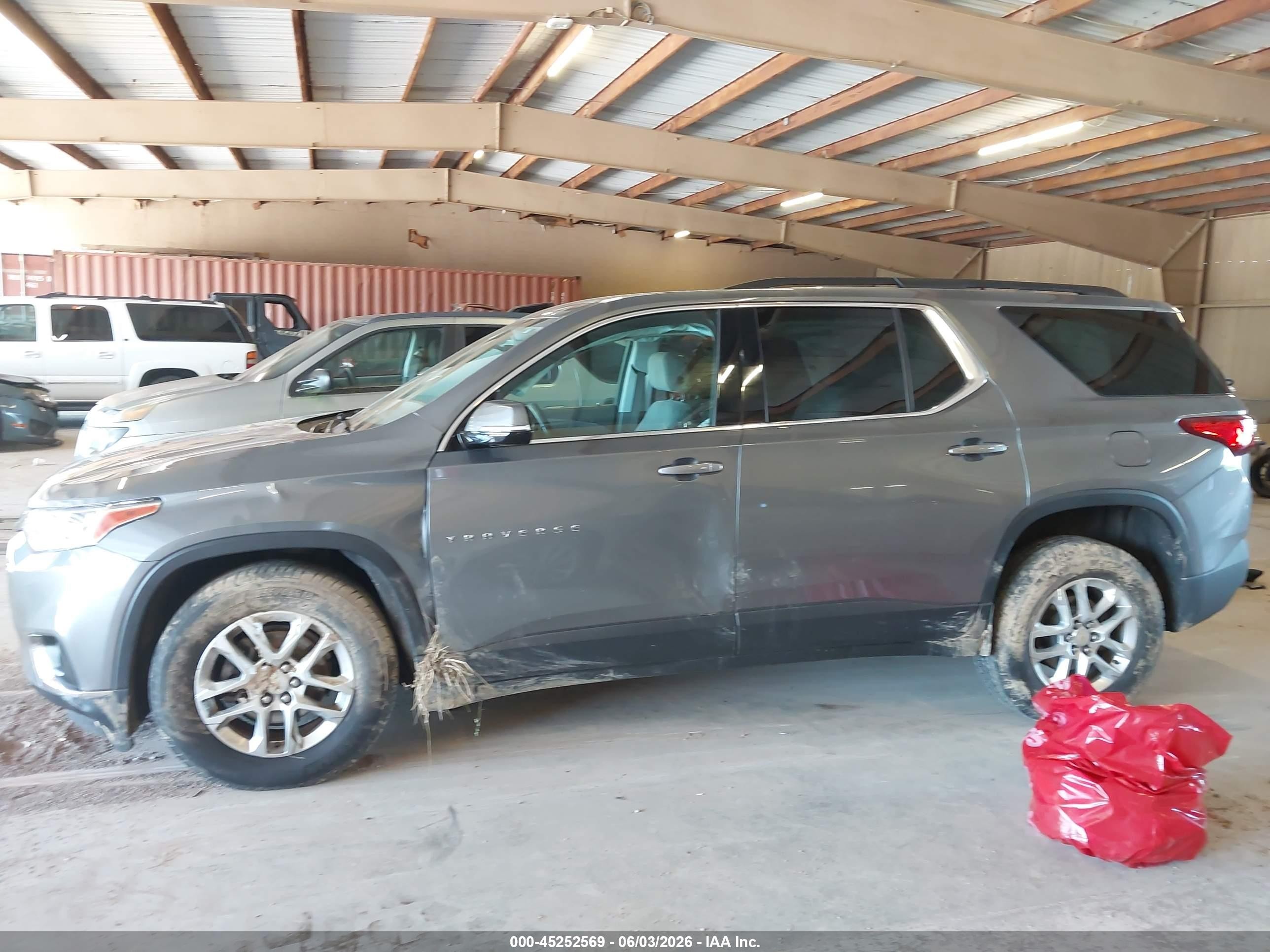 2019 Chevrolet Traverse 1lt Gray vin: 1GNERGKWXKJ154807