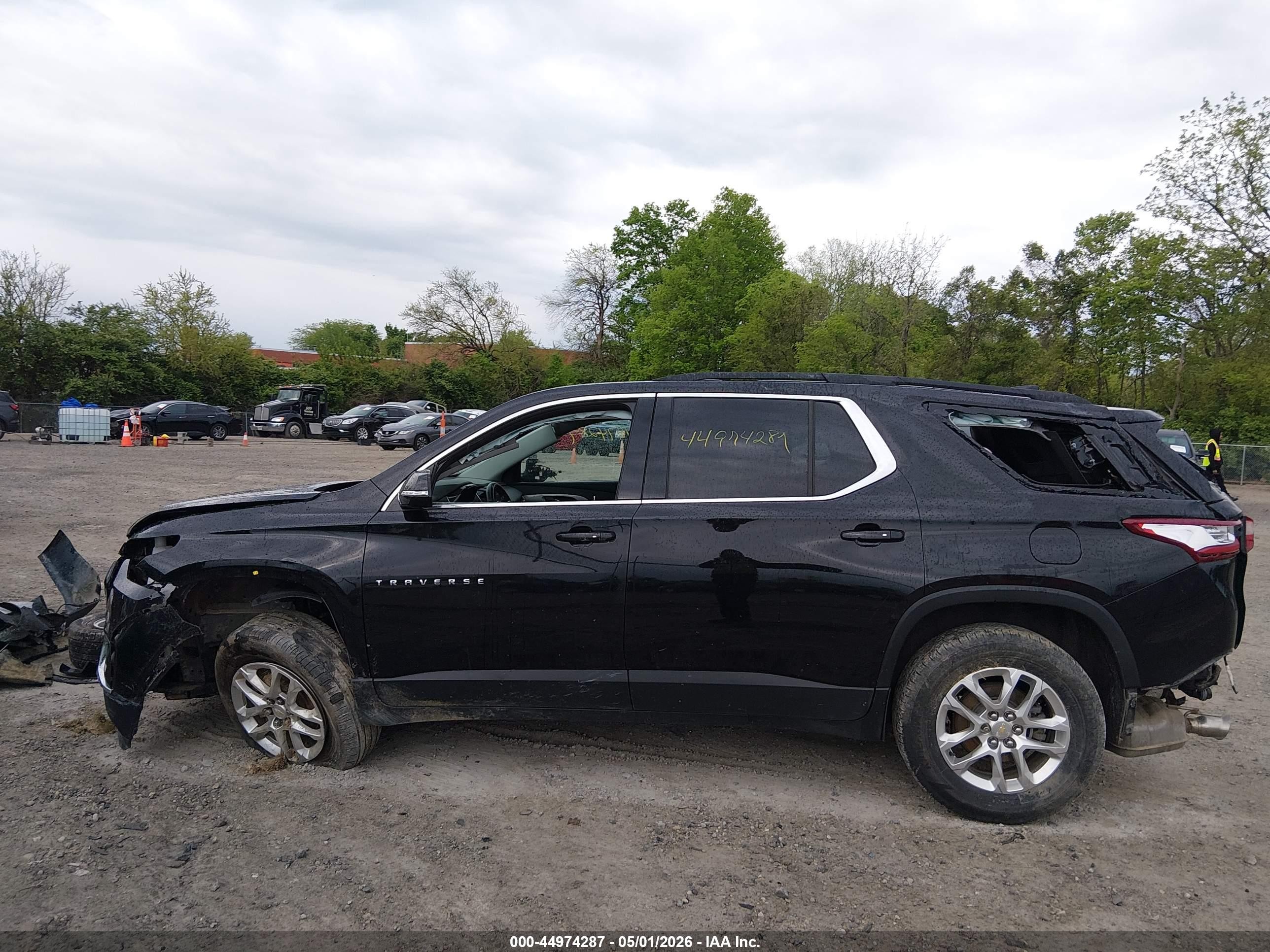2020 Chevrolet Traverse Fwd Lt Cloth Black vin: 1GNERGKWXLJ125793