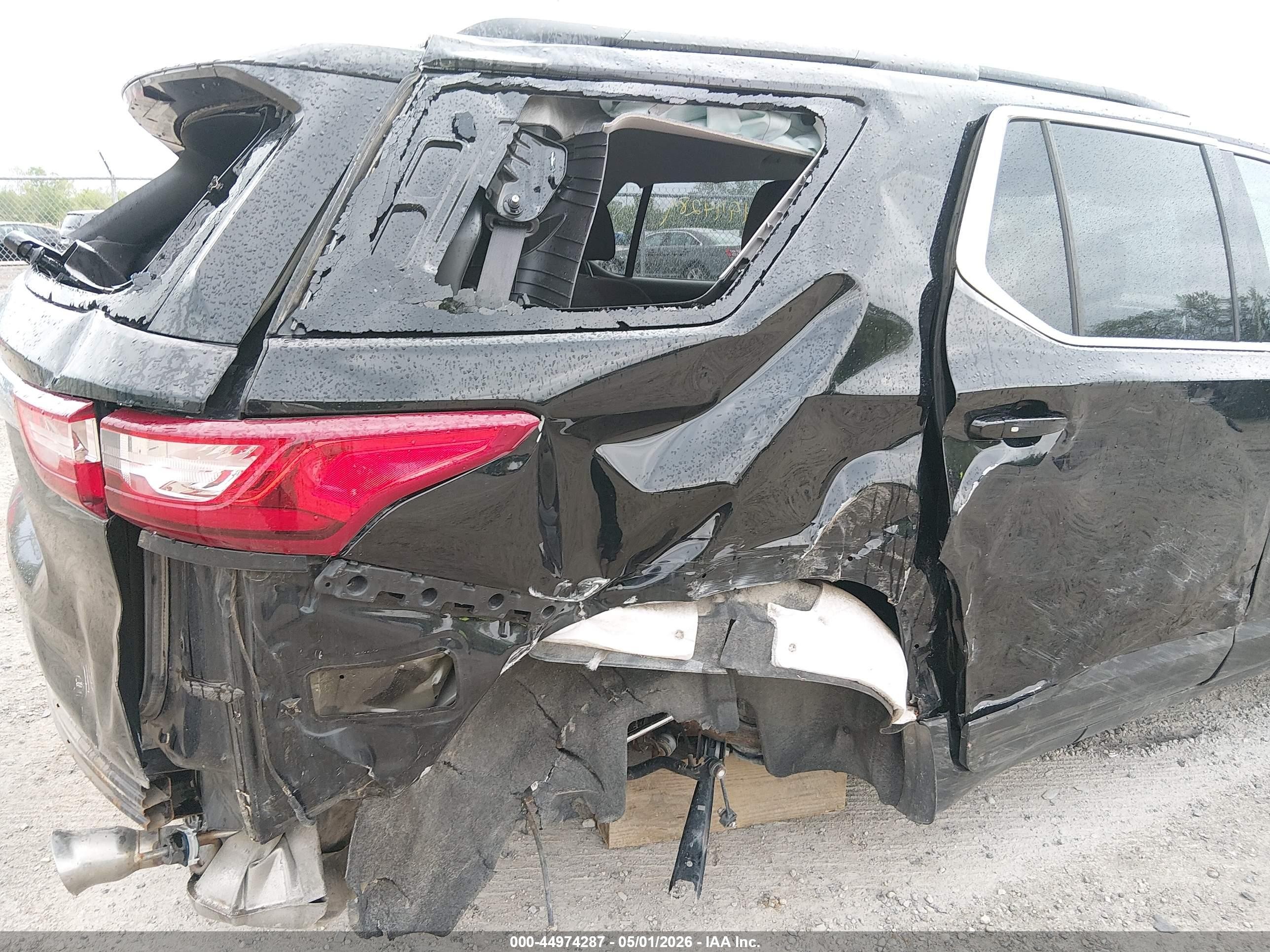2020 Chevrolet Traverse Fwd Lt Cloth Black vin: 1GNERGKWXLJ125793