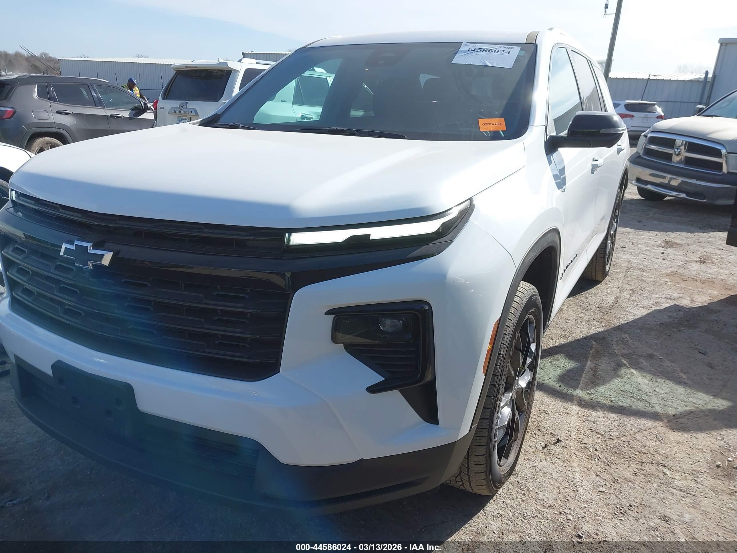 2025 Chevrolet Traverse Fwd Lt Белый vin: 1GNERGRS5SJ241520