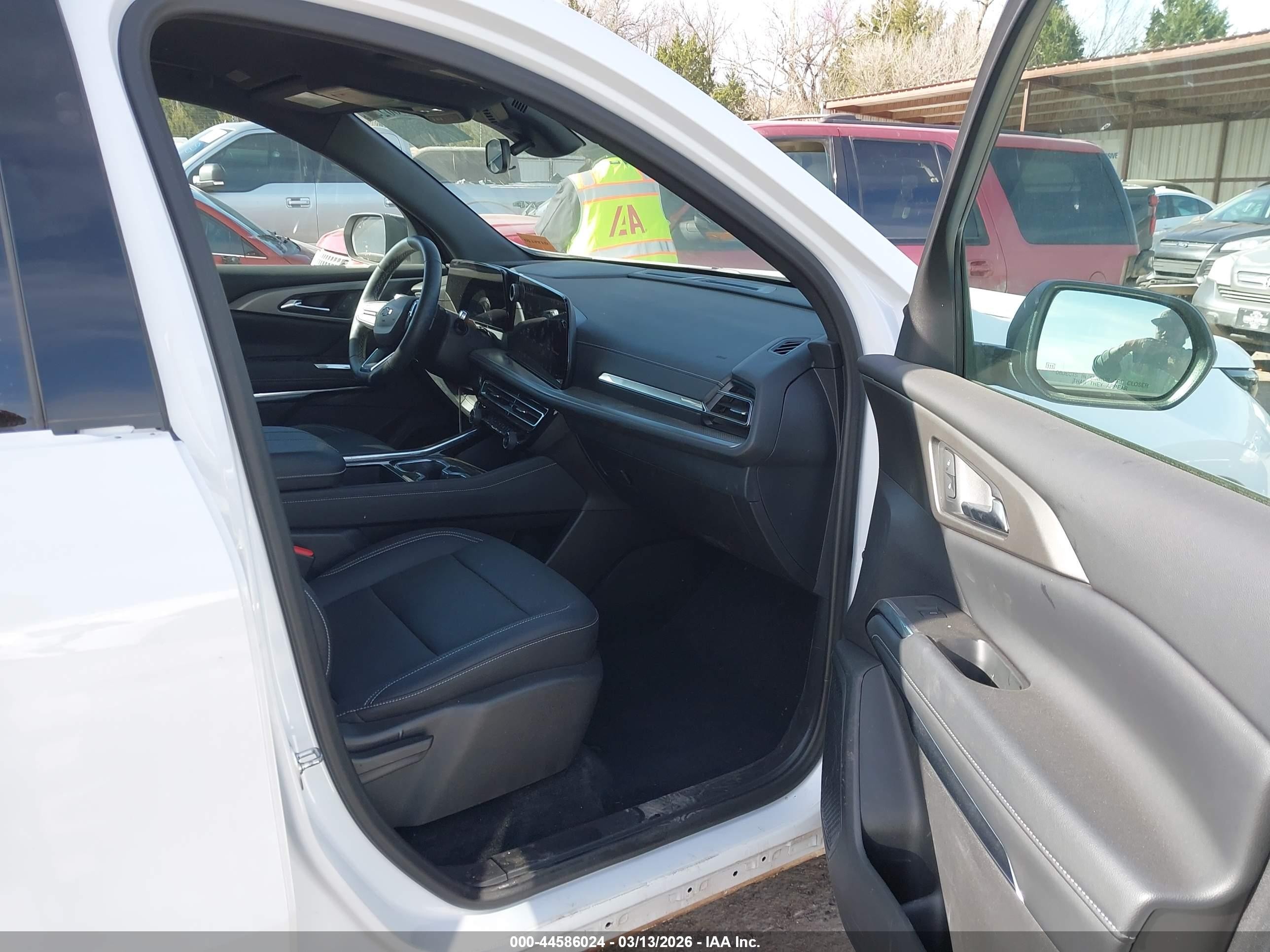 2025 Chevrolet Traverse Fwd Lt Белый vin: 1GNERGRS5SJ241520