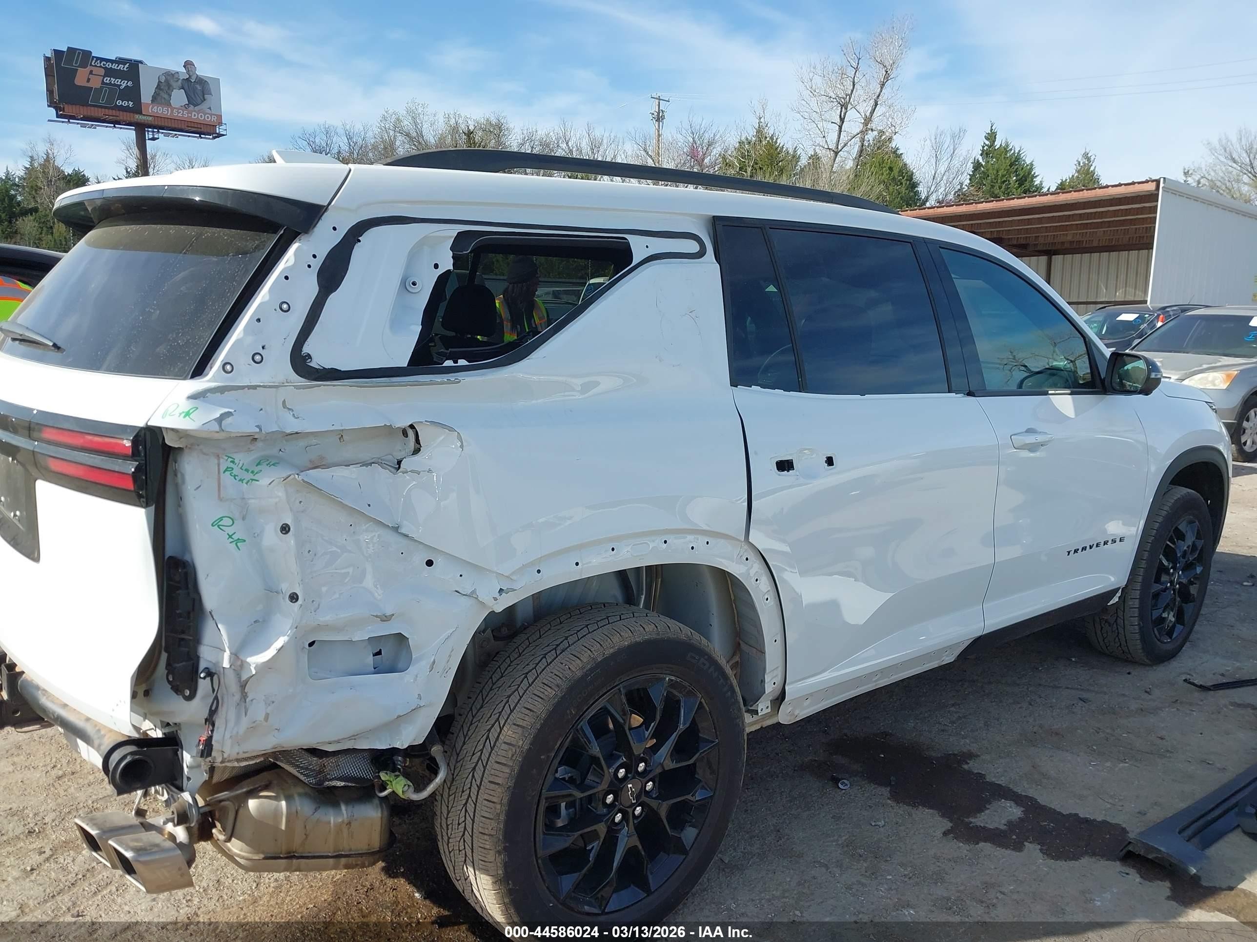 2025 Chevrolet Traverse Fwd Lt Белый vin: 1GNERGRS5SJ241520
