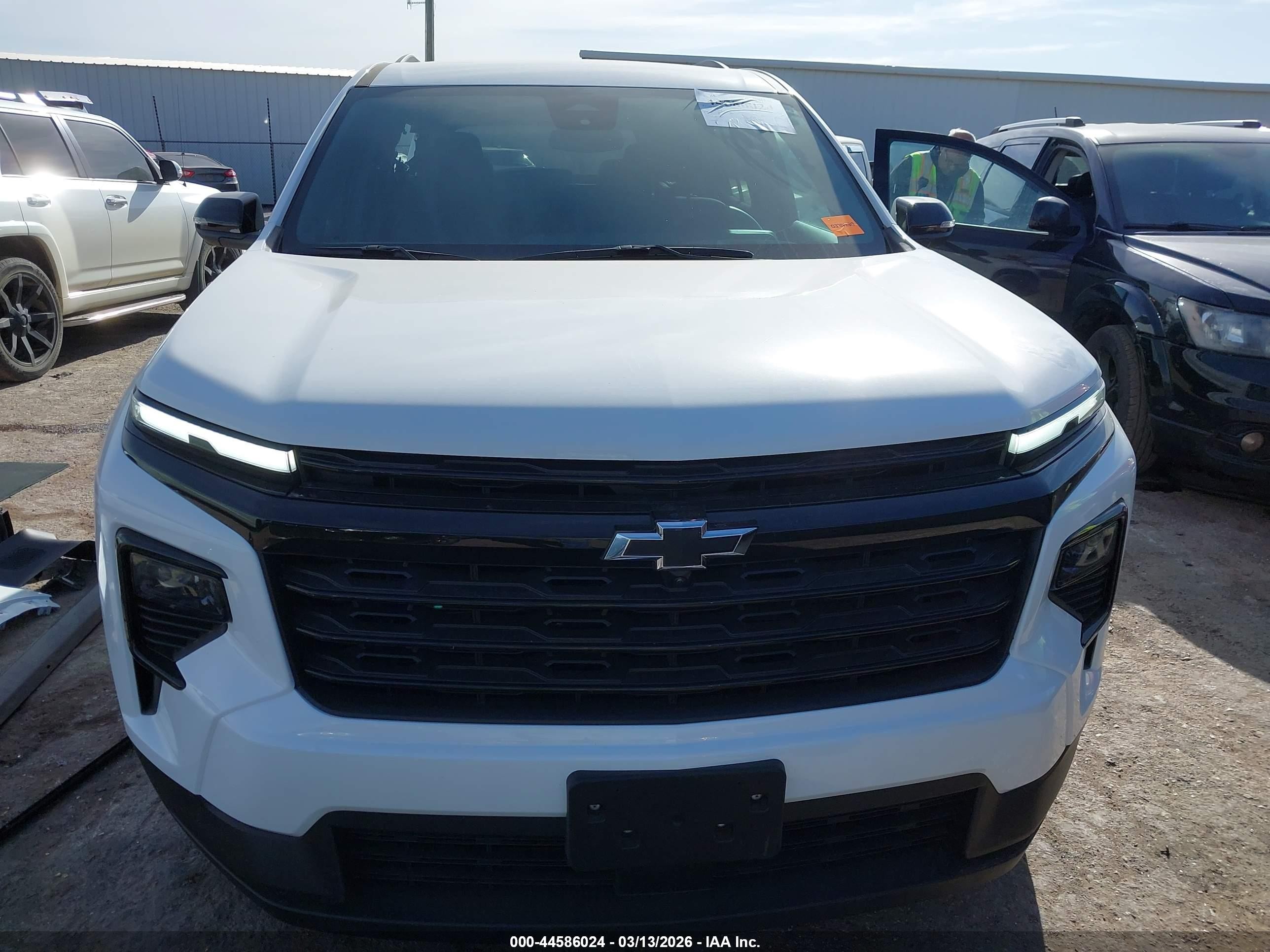 2025 Chevrolet Traverse Fwd Lt Белый vin: 1GNERGRS5SJ241520