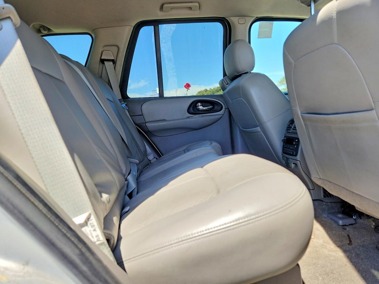 2007 Chevrolet Trailblazer Ls Серебряный vin: 1GNES13M372262735