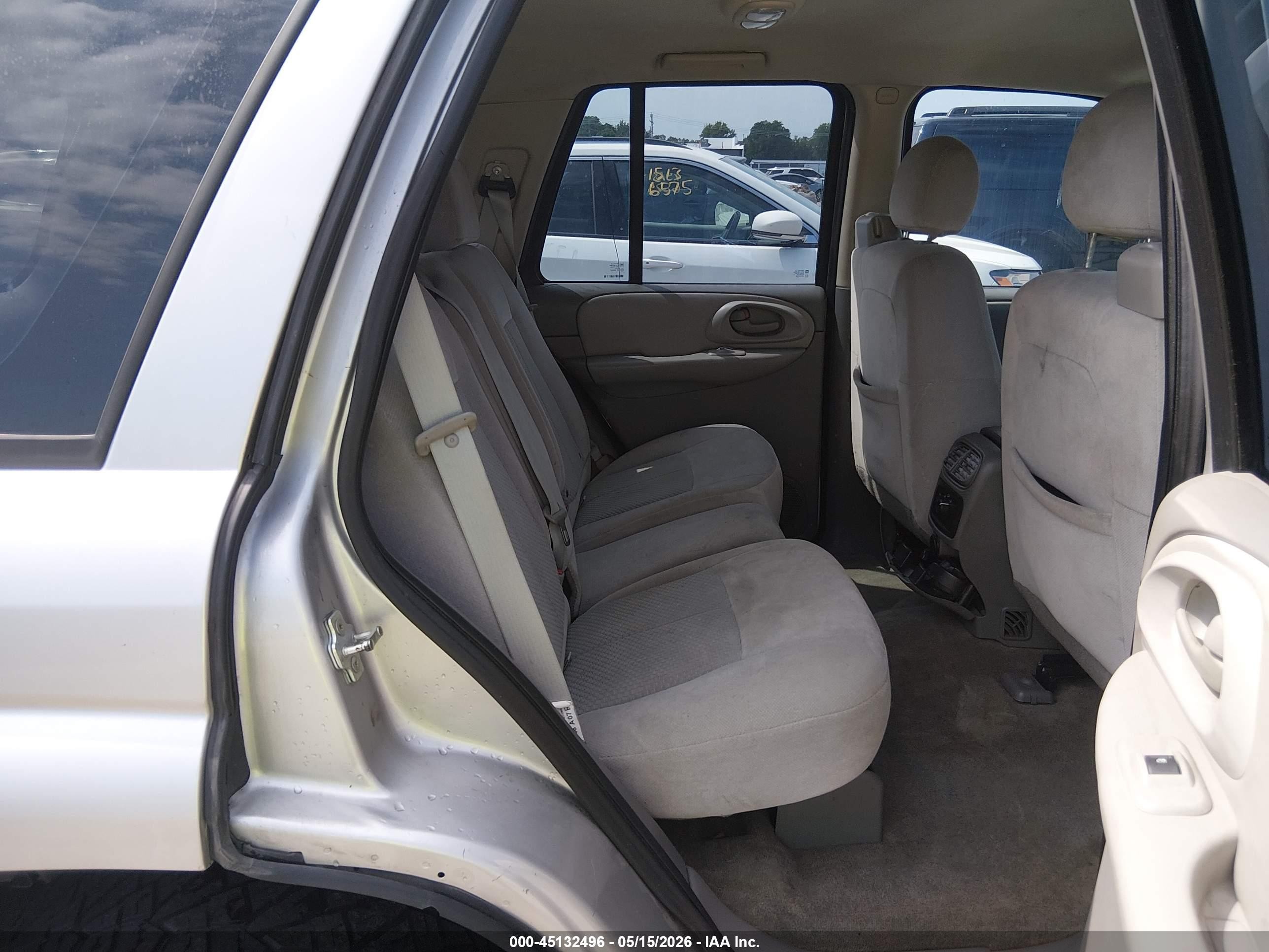 2008 Chevrolet Trailblazer Fleet Серебряный vin: 1GNET13MX82196957